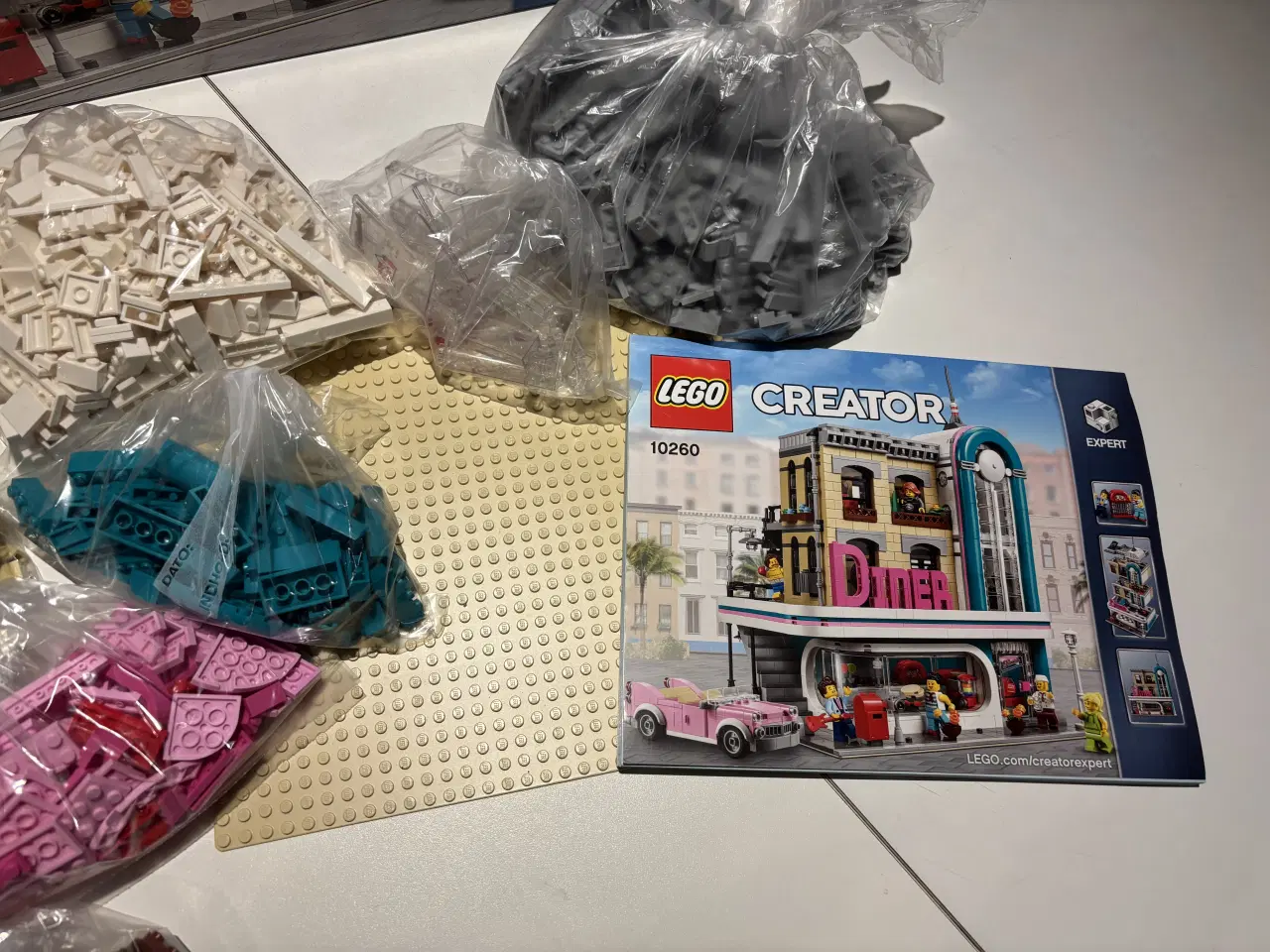 Billede 5 - 10260 LEGO Creator Downtown Diner.