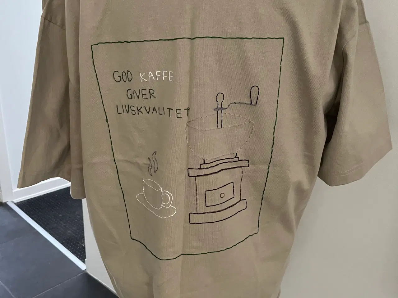 Billede 1 - Håndbroderet H&M str M
