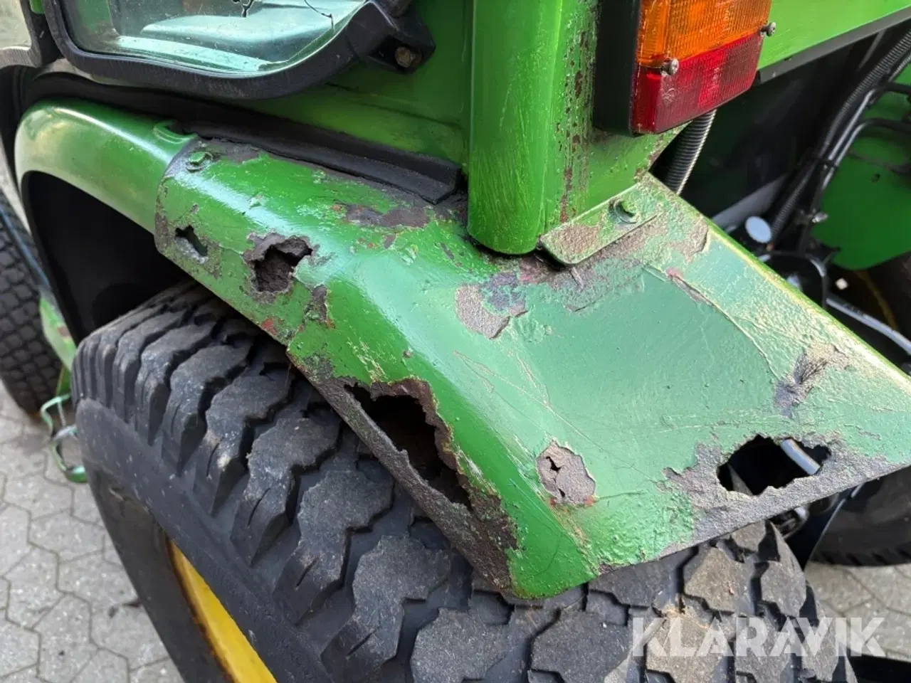 Billede 12 - Traktor John Deer 4310 med saltudlægger, kost og sneplov