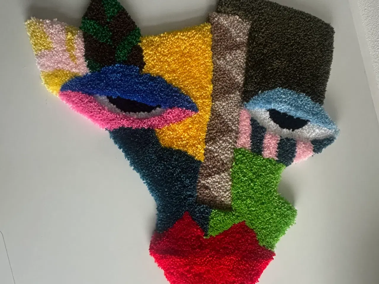 Billede 8 - Tuftet vægtæppe fantasiansigter 