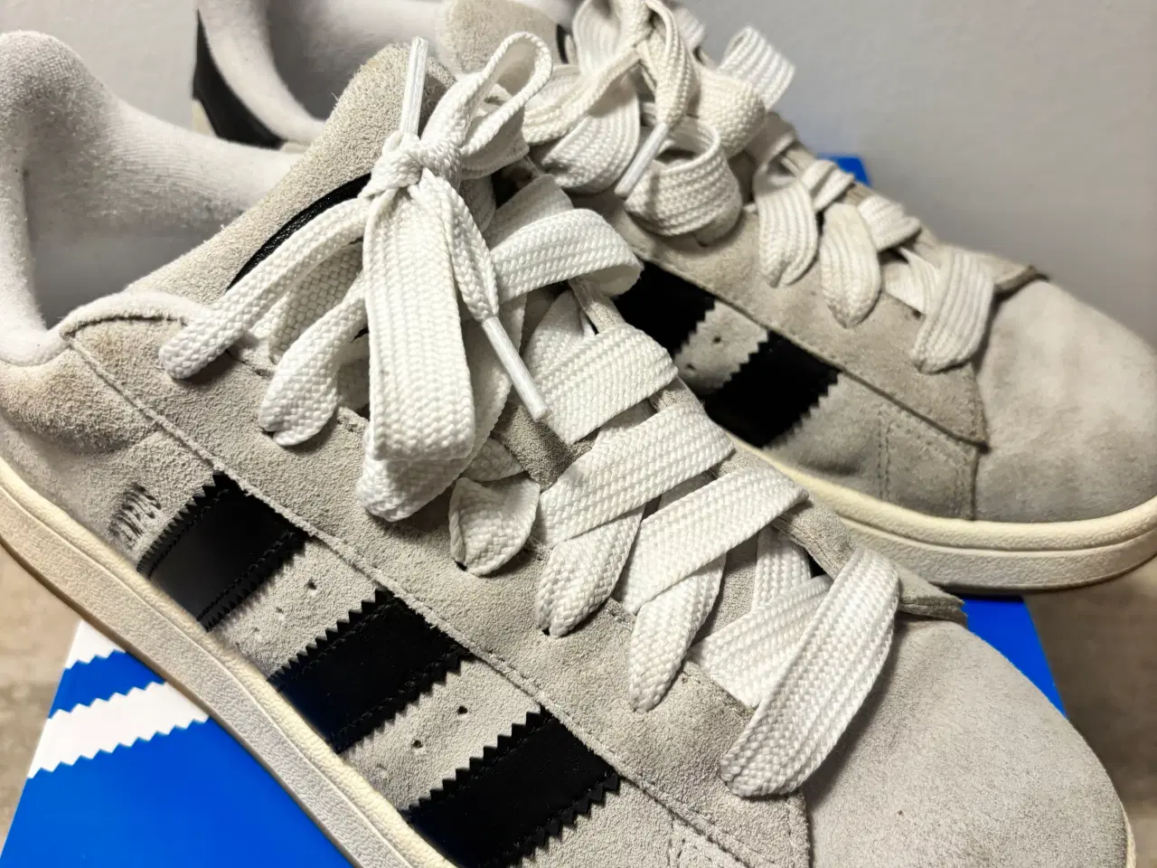 Billede 2 - Crystal White Adidas Campus 00s str 42 2/3