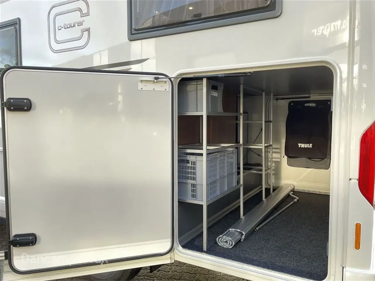 Billede 4 - 2020 - Carthago c-tourer I 144 LE Fantastisk helintegreret autocamper. 9-trins automatgear, automatisk klimanlæg i førehuse, Multimediasystem inkl. navigation og DAB+