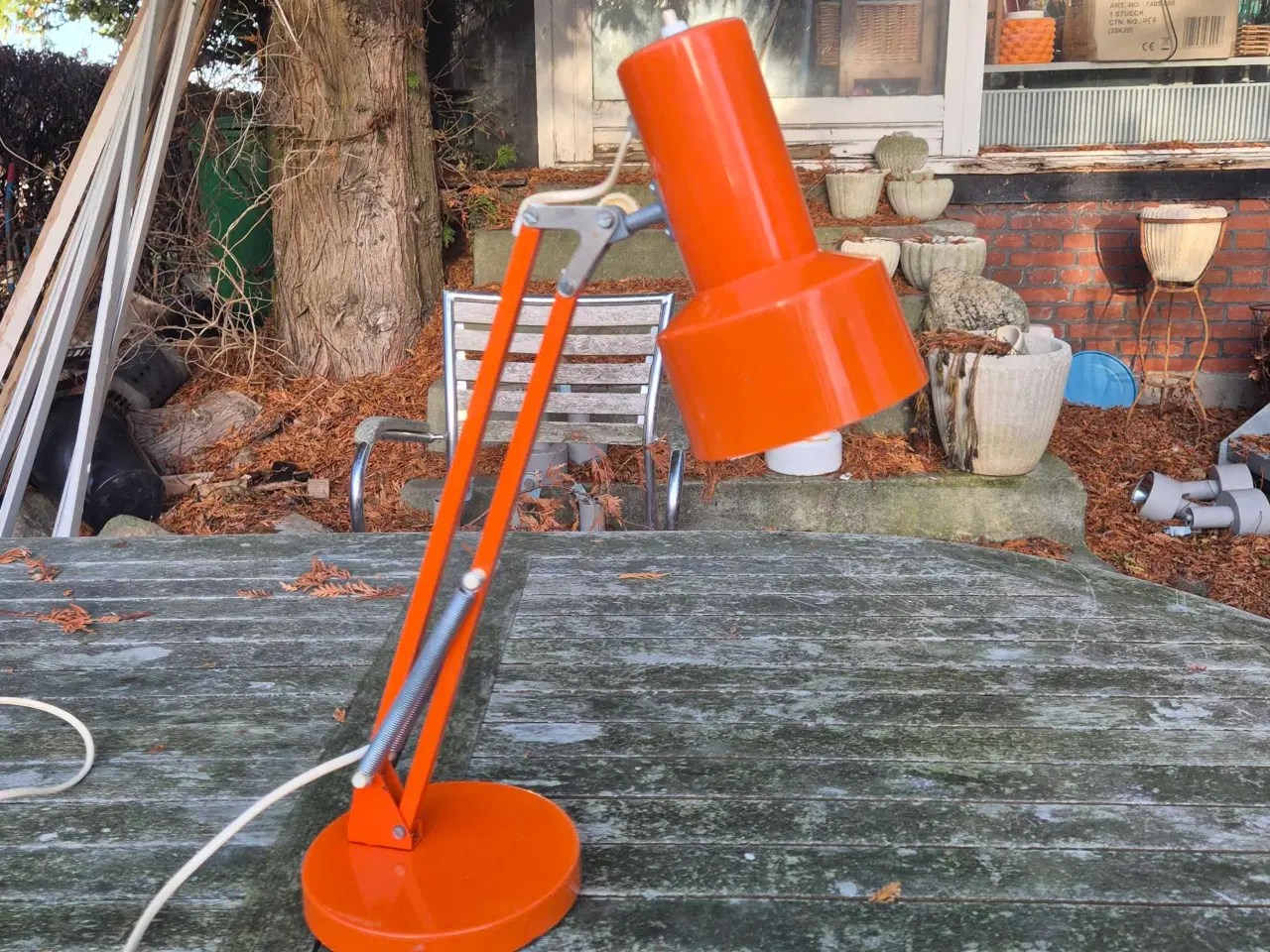 Billede 1 - Flot orange bordlampe fra Lyskær 