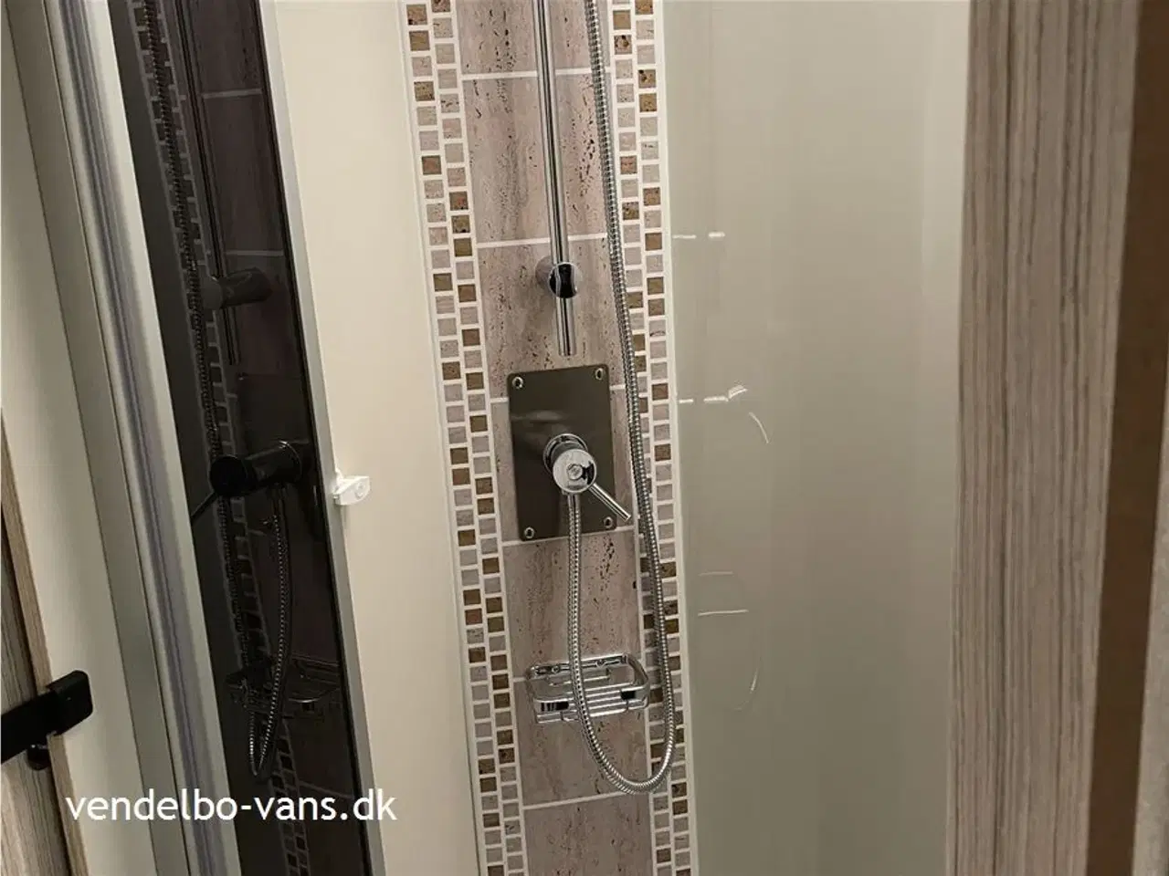 Billede 15 - 2023 - Elnagh T-Loft 530   Enkeltsenge og stor garage - 5 selepladser