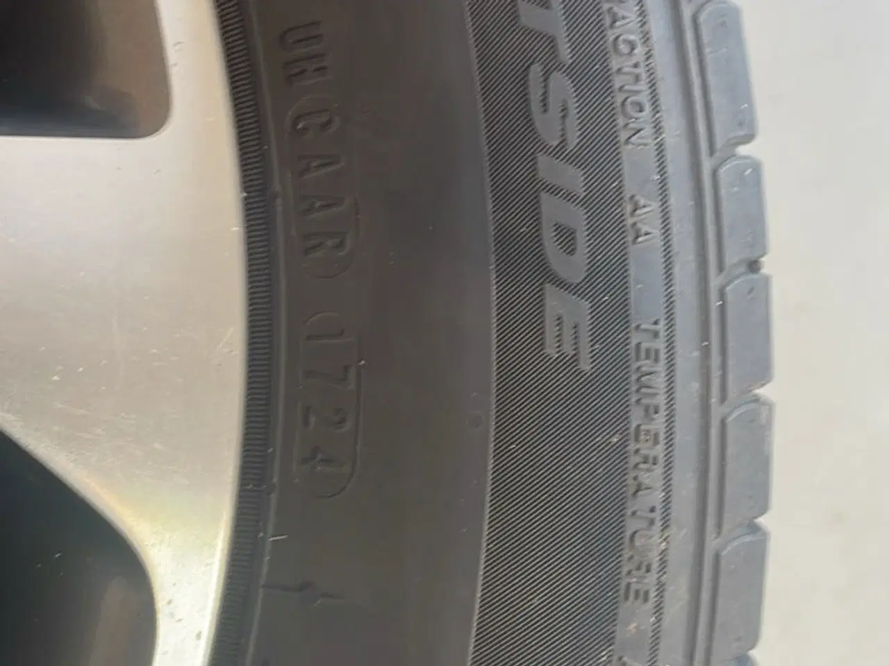 Billede 2 - Alufælge med dæk