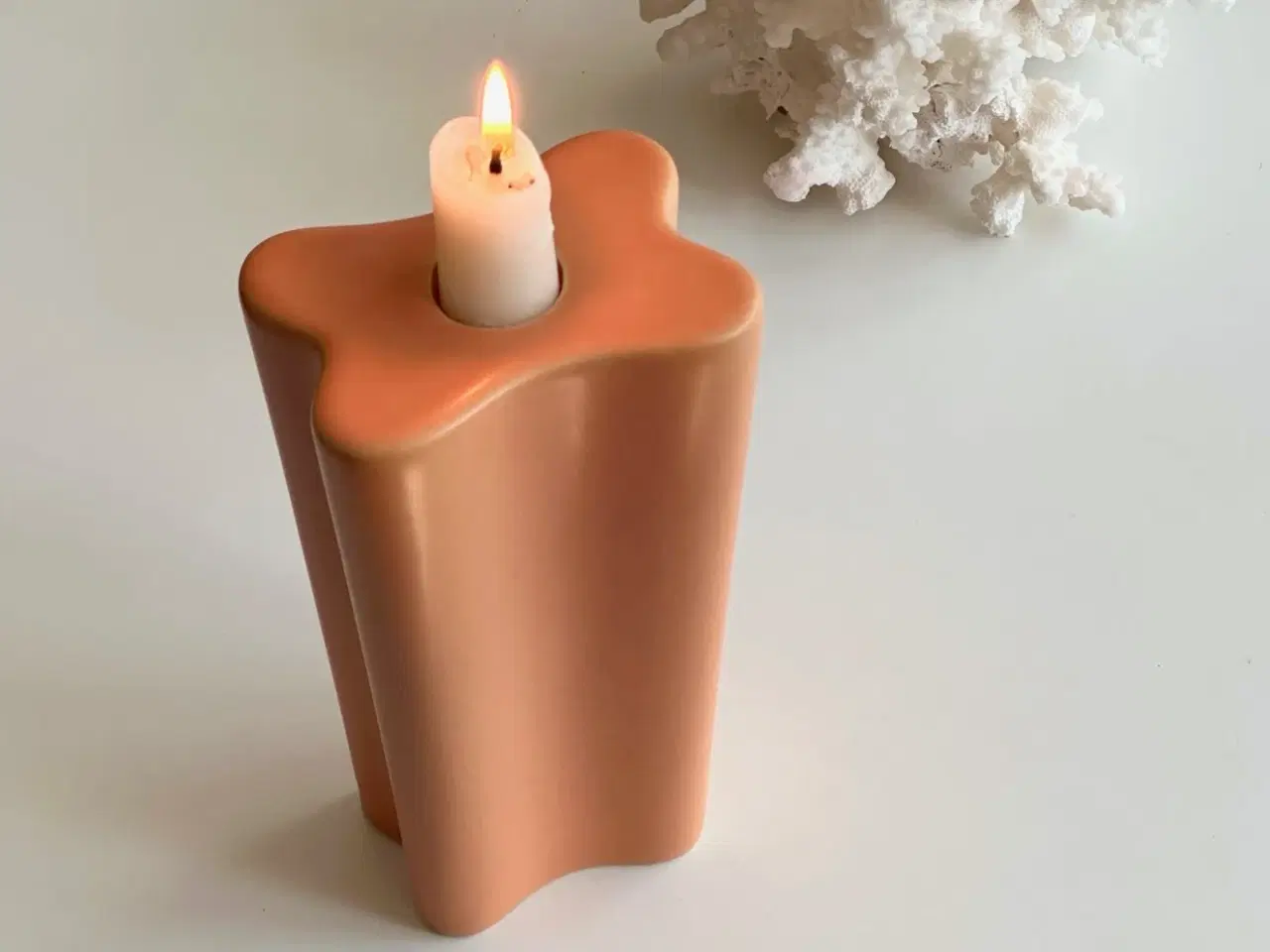 Billede 1 - Retro lysestage, fersken glasur