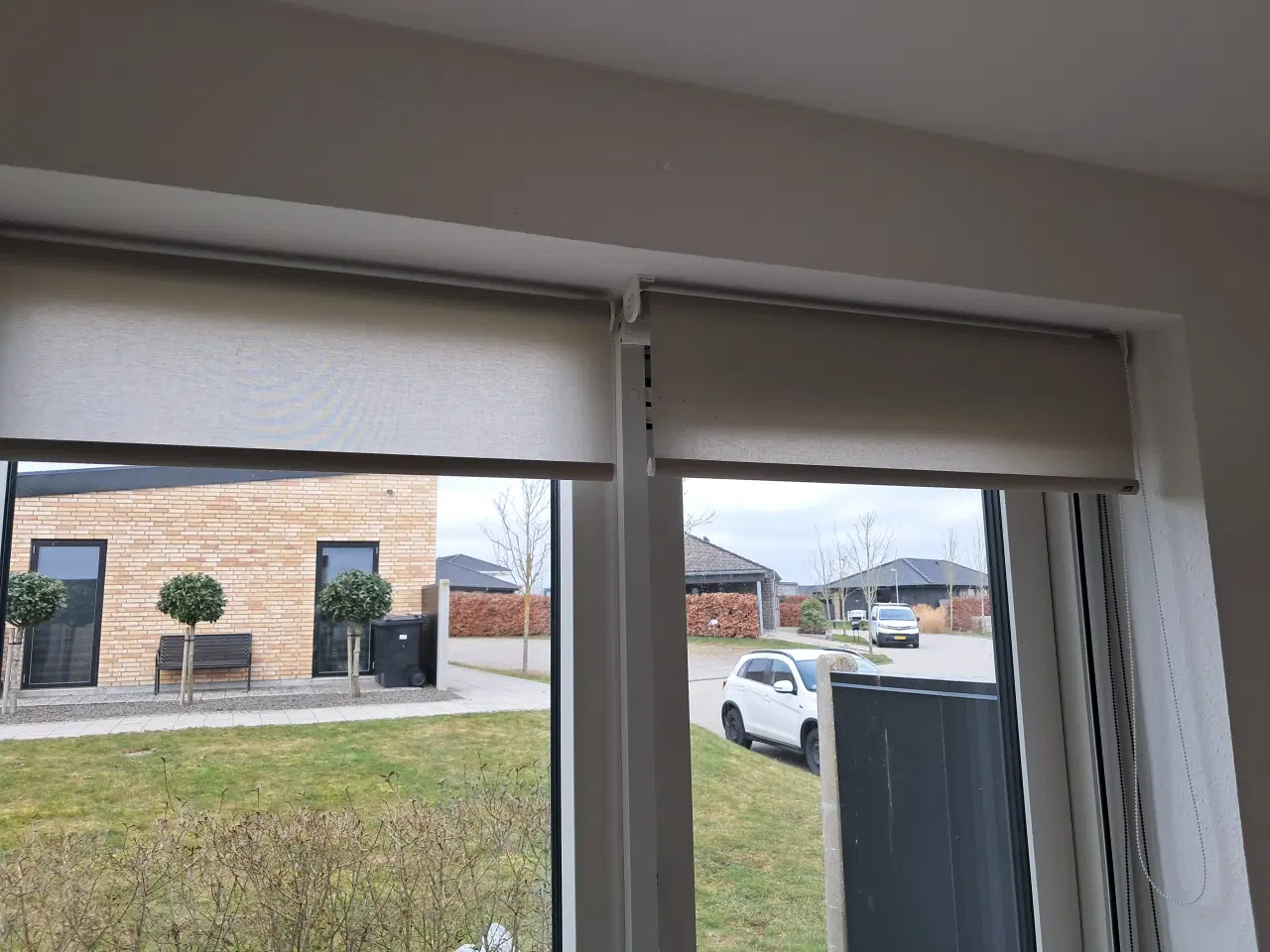 Billede 2 - Luxaflex rullegardin med kædetræk