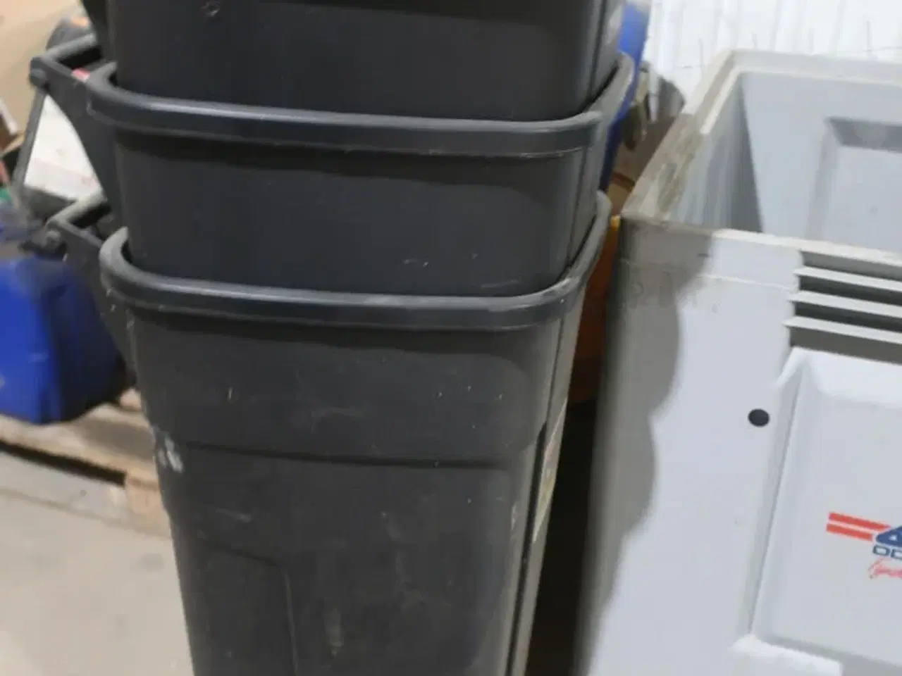 Billede 4 - Pallekar, div. Skraldespande samt palle med indhold