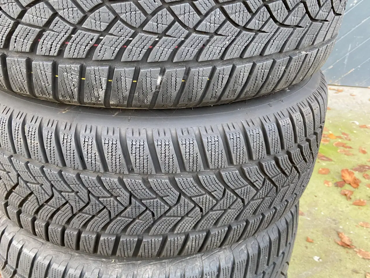 Billede 3 - Meget fine Audi alufælge med næsten nye vinterdæk 