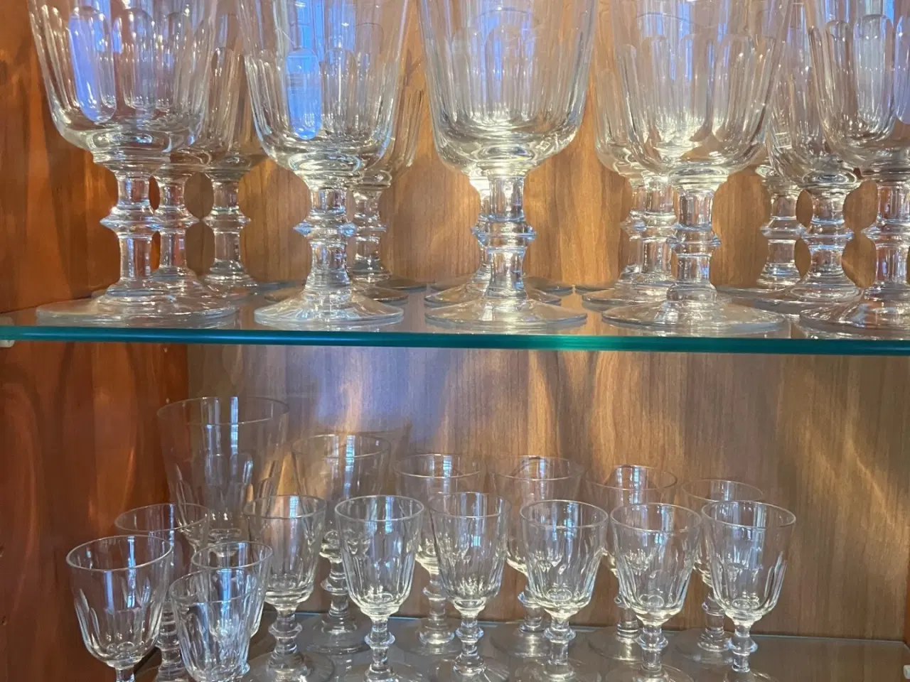 Billede 2 - Chr VIII glas - Belinois med slibninger