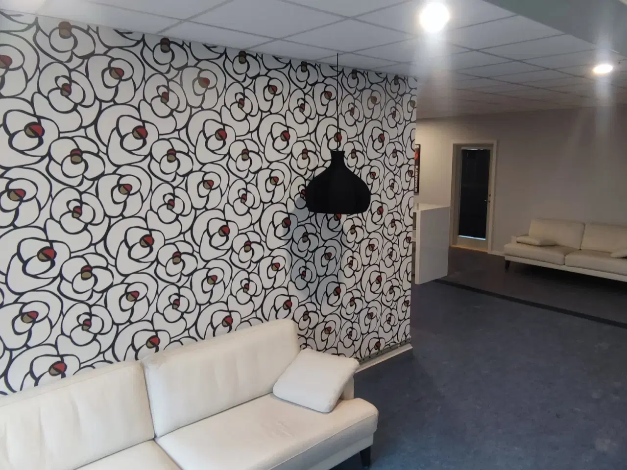 Billede 12 - Kontorlokaler udlejes.