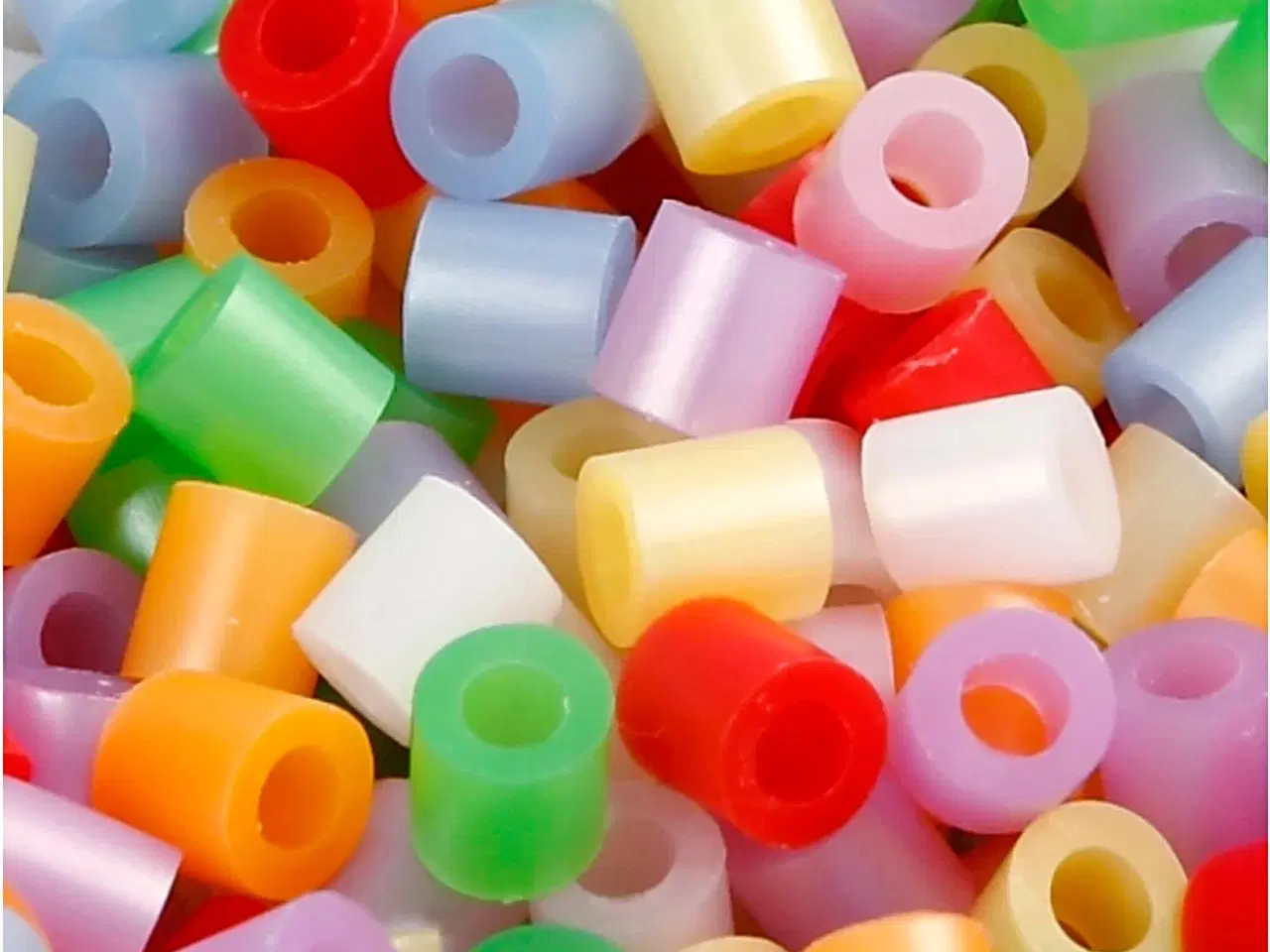 Billede 1 - NABBI Rørperler 5x5 mm, 6000 Ass. Perlemorsfarver