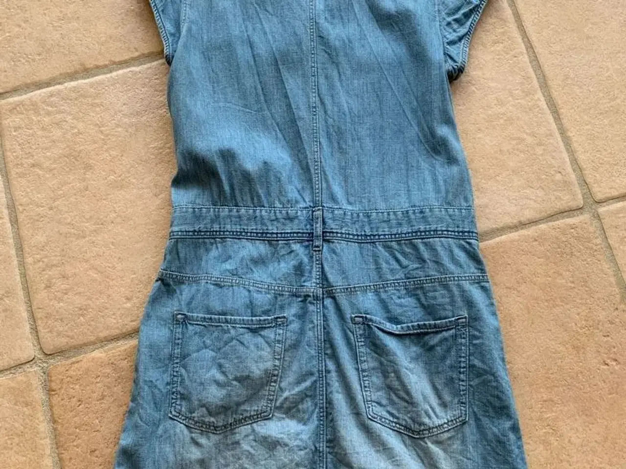 Billede 3 - H&M kjole i denim str. 170