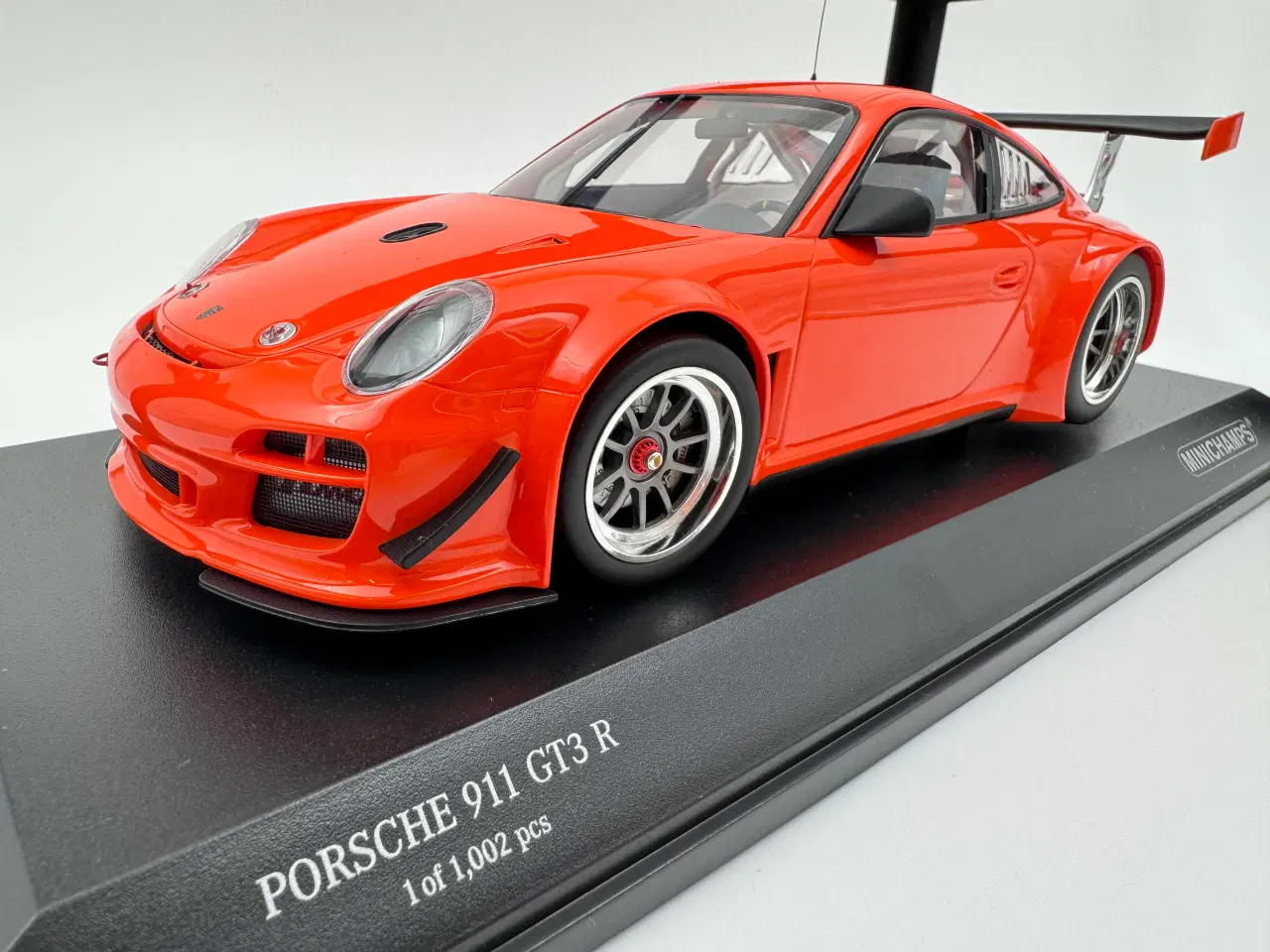 Billede 8 - 2010 Porsche 911 GT3 R Street MINICHAMPS - 1:18