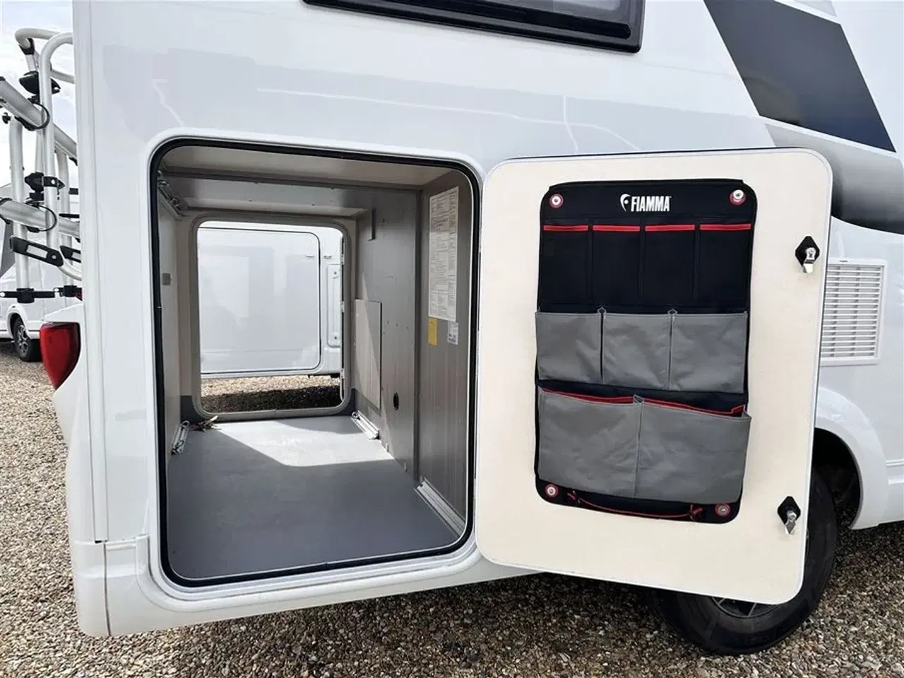 Billede 30 - 2022 - Hobby Ontour Edition V65 GE   Super velholdt enkeltsenges camper