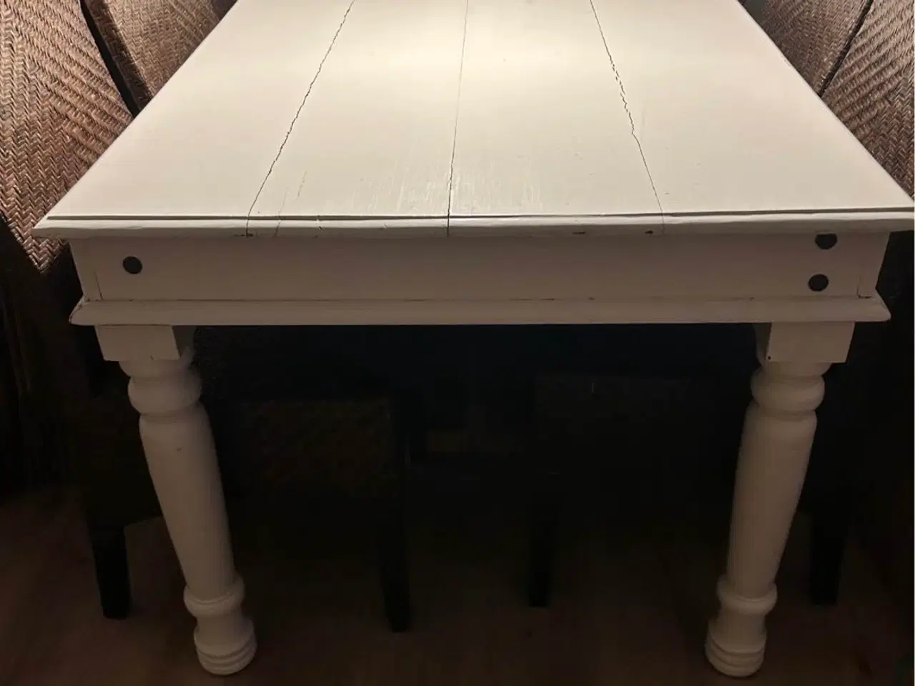Billede 1 - Massiv Spisebord med patina 