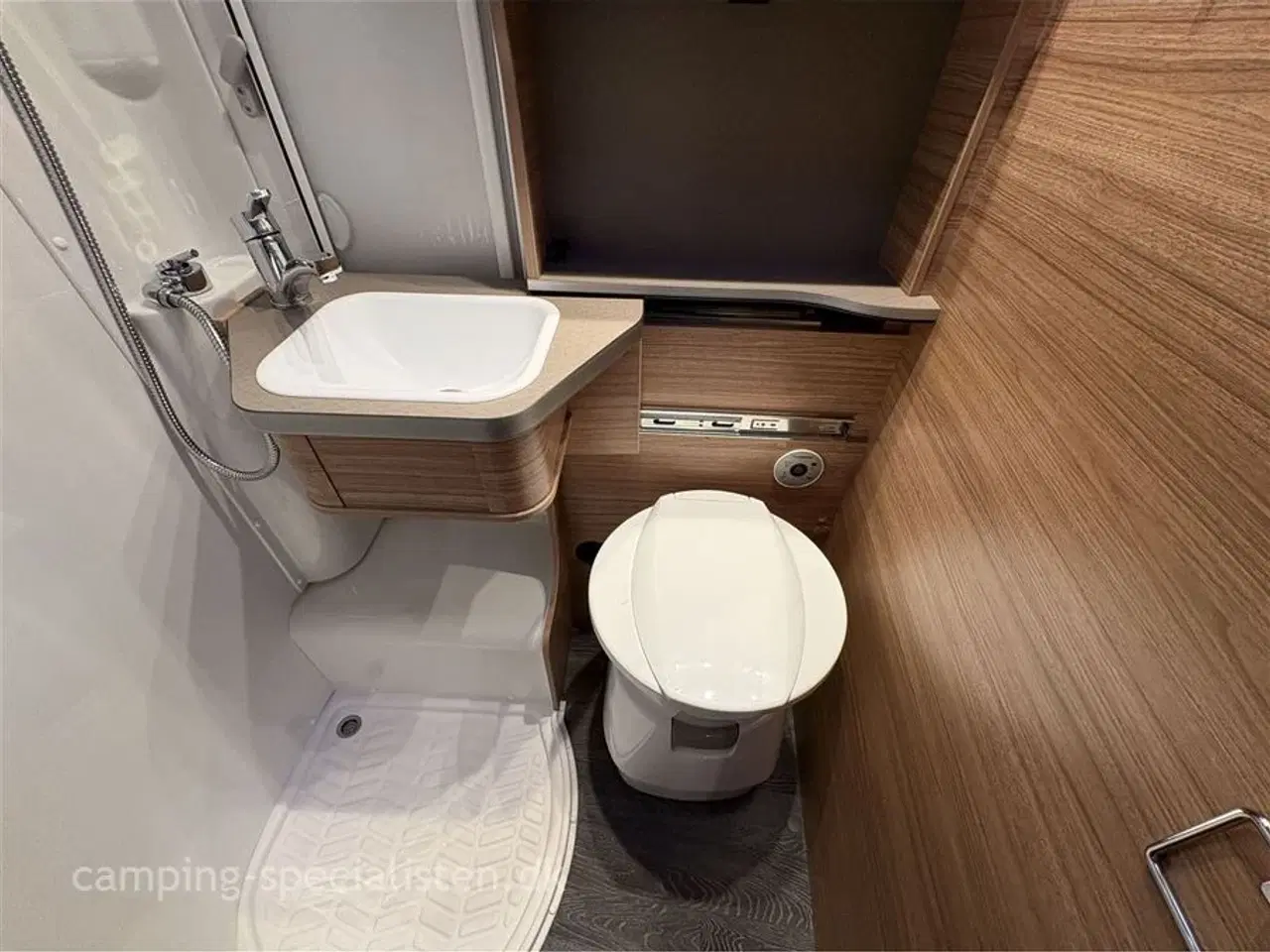 Billede 17 - 2026 - Weinsberg Pepper Edition MEG 640 Mercedes   Weinsberg CaraCompact 640 MEG Edition Pepper MB 2026 - Kan ses nu hos Camping-Specialisten.dk