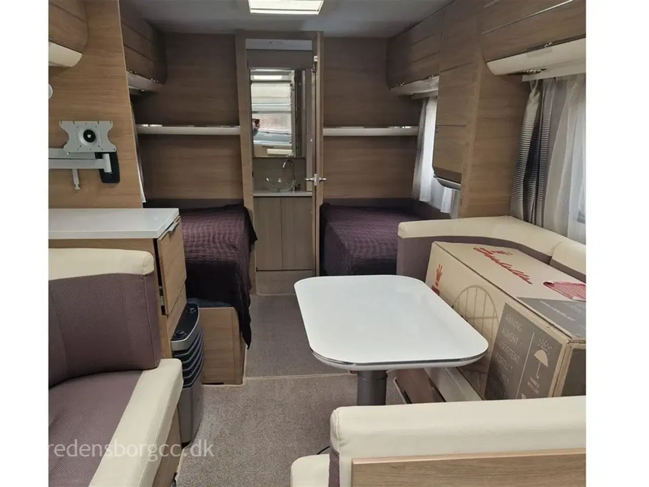 Billede 2 - 0 - Adria Adora 613 HT   Enduro EM313 Mover og 12 V. 100 Ah. Agm Batteri og 13 Amp. Vitron Lader fra juli 2025