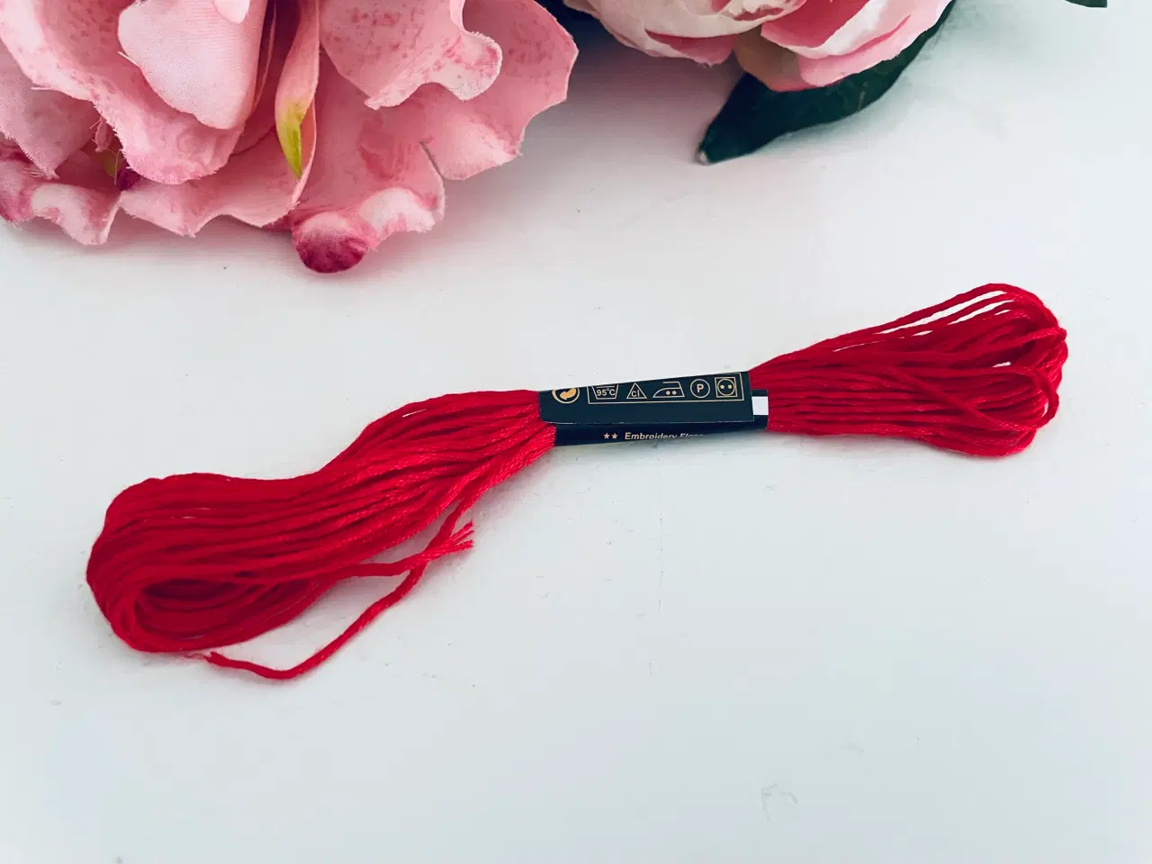 Billede 4 - 10 stk. røde broderigarn bomuld 