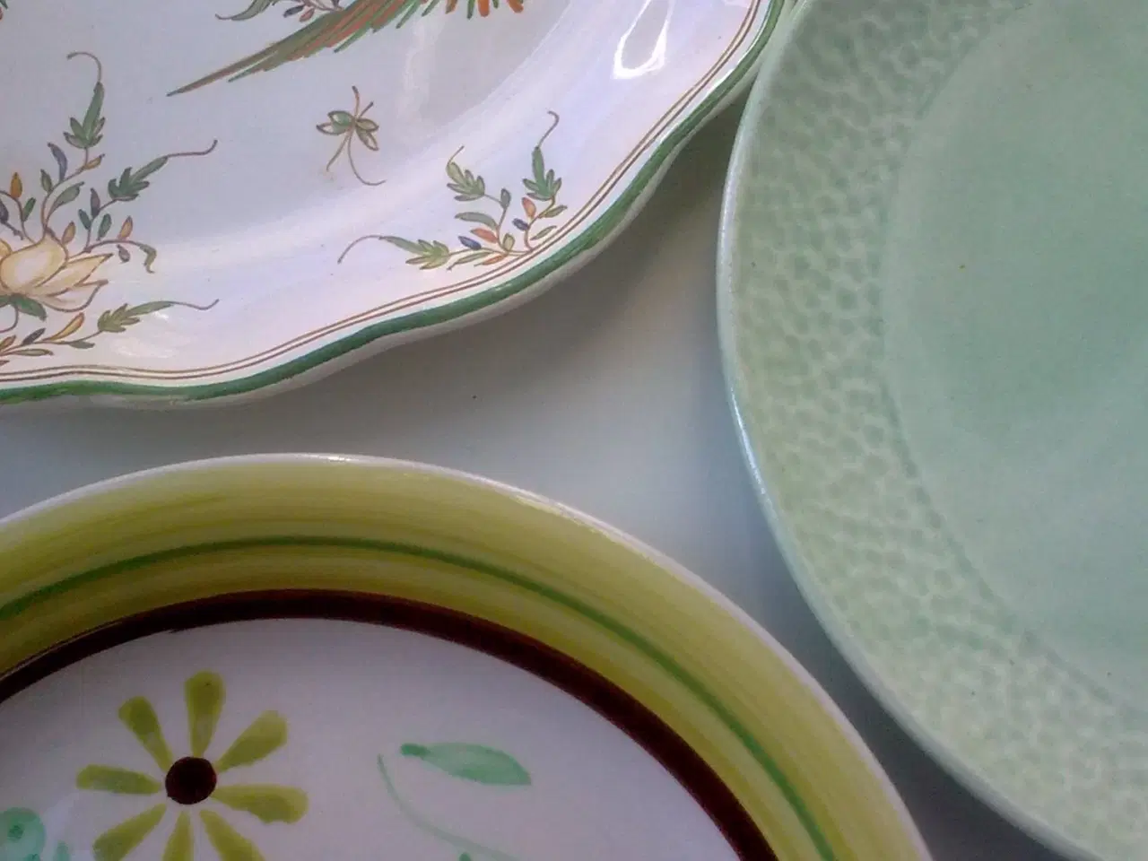 Billede 1 - Keramik håndmalet fad tallerken 3 stk. grøn tema