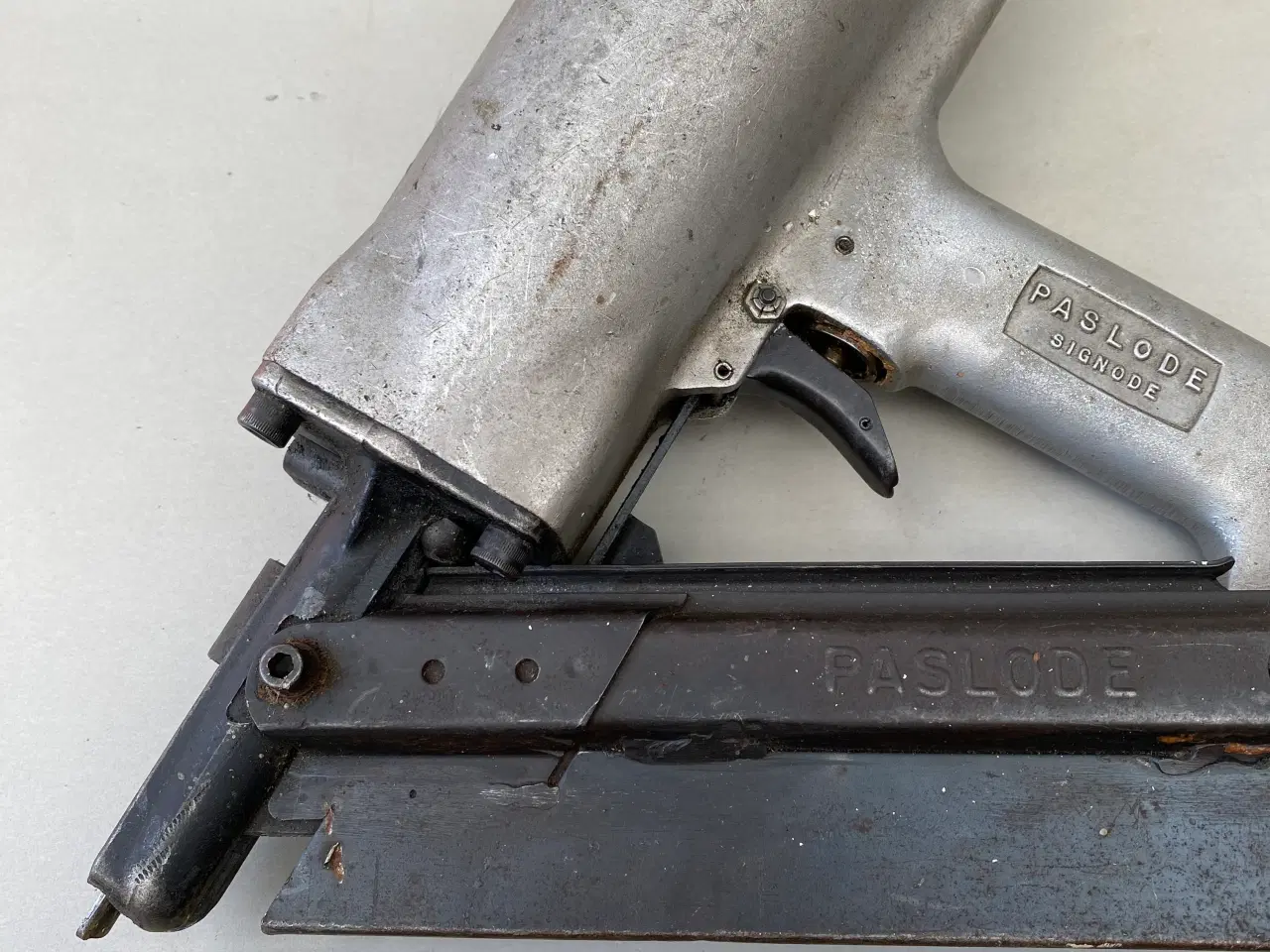 Billede 2 - Sømpistol til trykluft, fab. PASLODE.