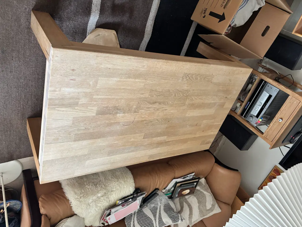 Billede 4 - Sofabord i træ - massivt og tungt