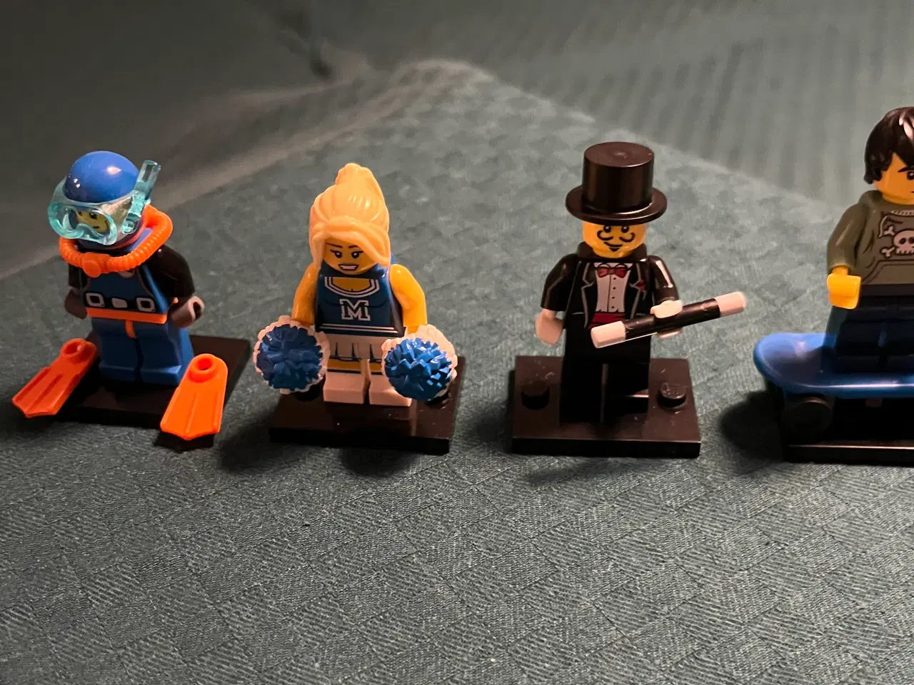 Billede 4 - Mini Lego figur serie 1 årgang 2010