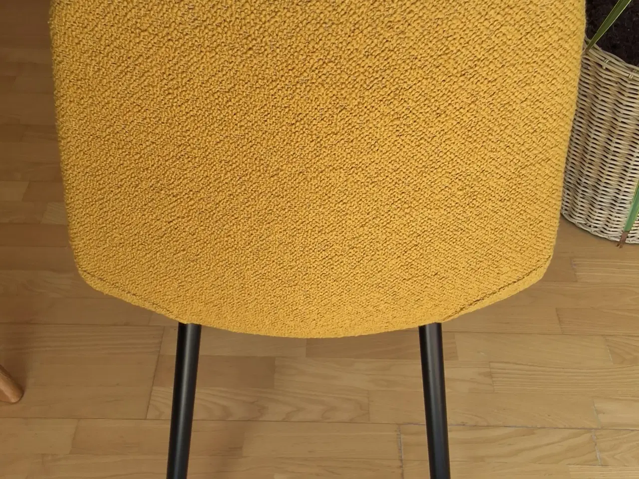 Billede 5 - 4 Elegante ILVA spisebordsstole i karrygul bouclé