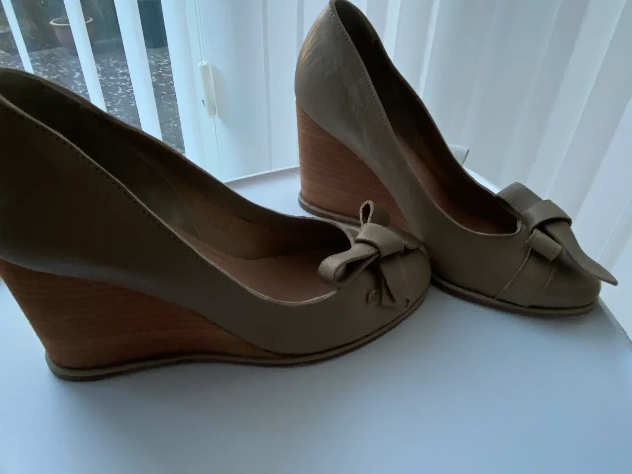 Billede 2 - Flotte sko See by Chloe 7cm kilehæl med god støtte