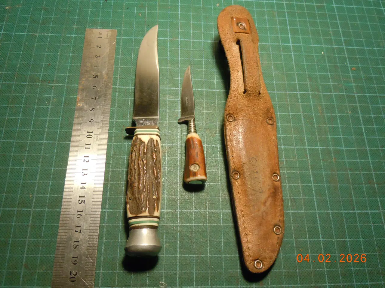 Billede 3 - Dolk med bikniv i læderskede Rehwappen.