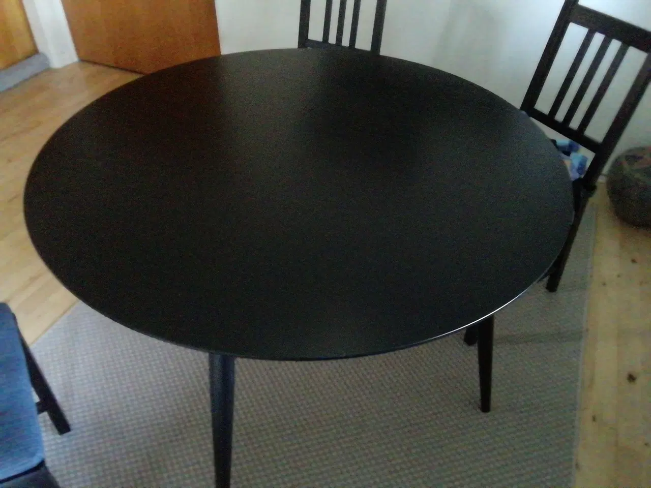 Billede 1 - Spisebord Ø 115 cm. 