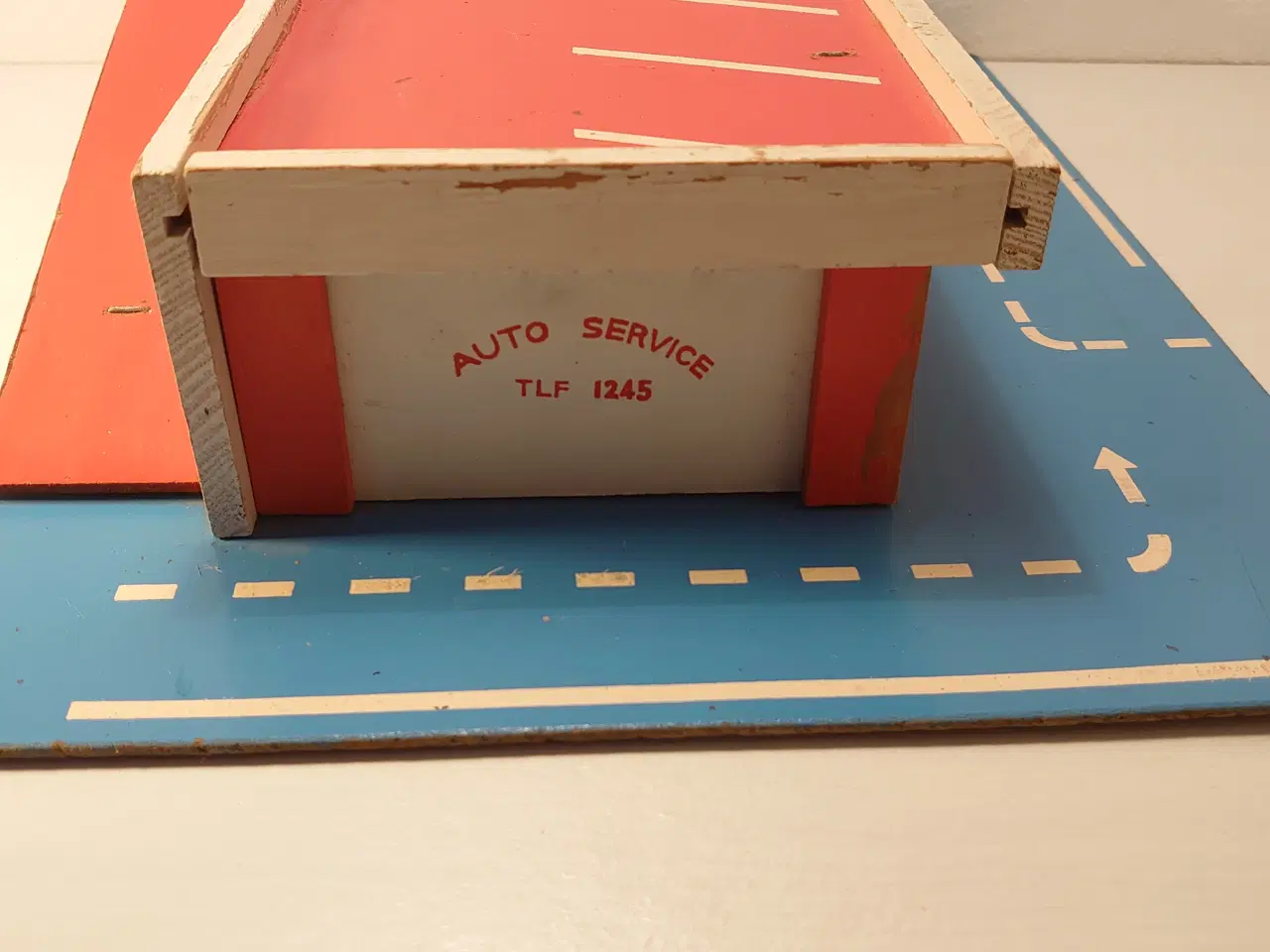 Billede 3 - Servicestation i træ fra Vero.  1960-70