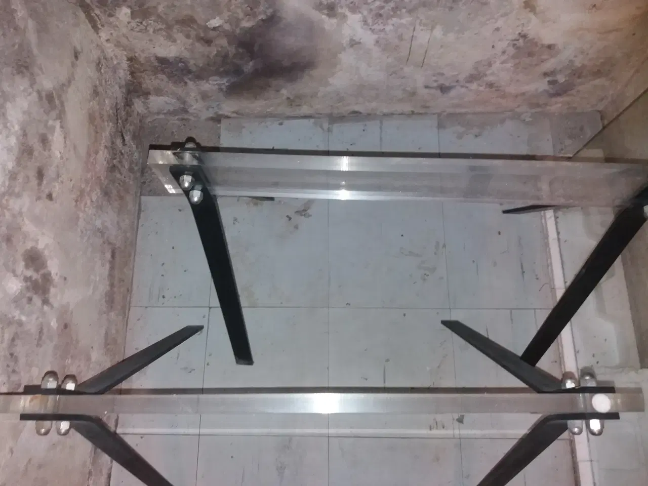 Billede 2 - Dekorativt glasbord på bukke