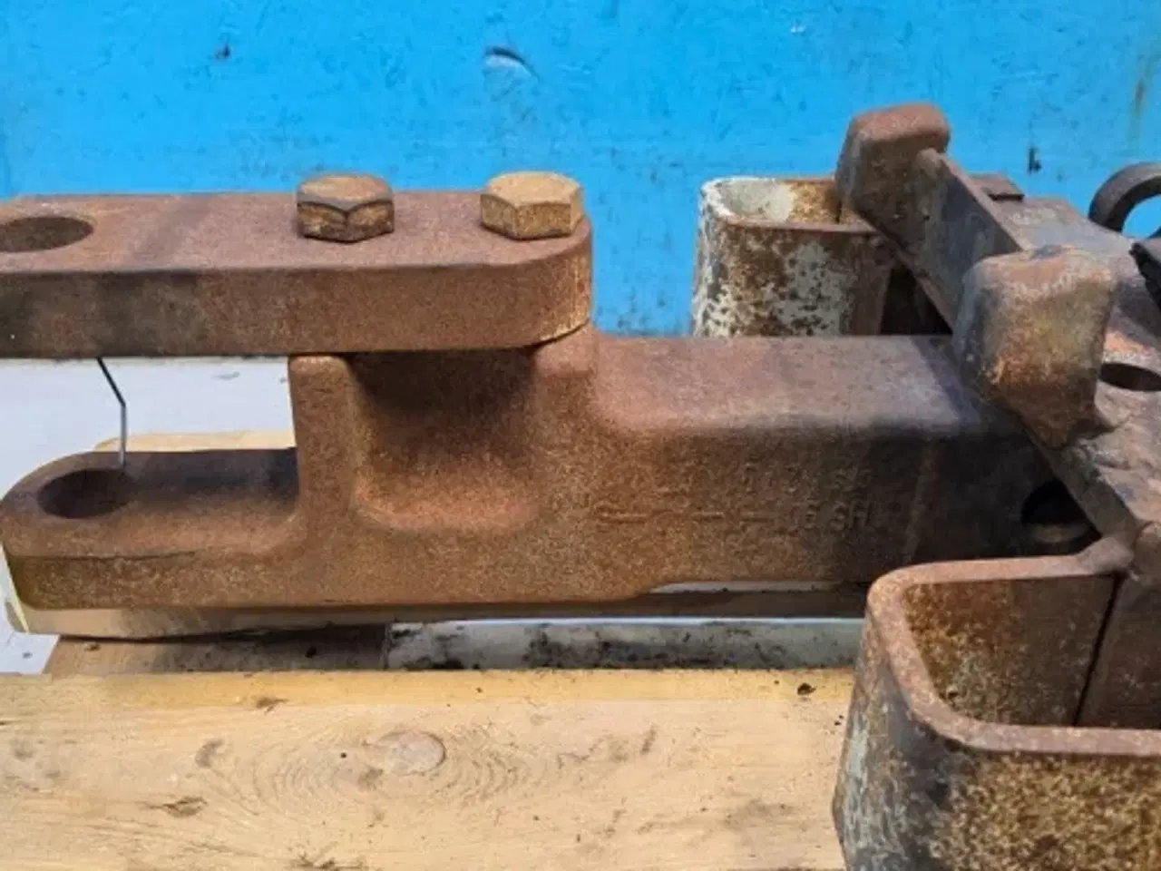 Billede 16 - New Holland M115 Hitch Træk Kit 82012769