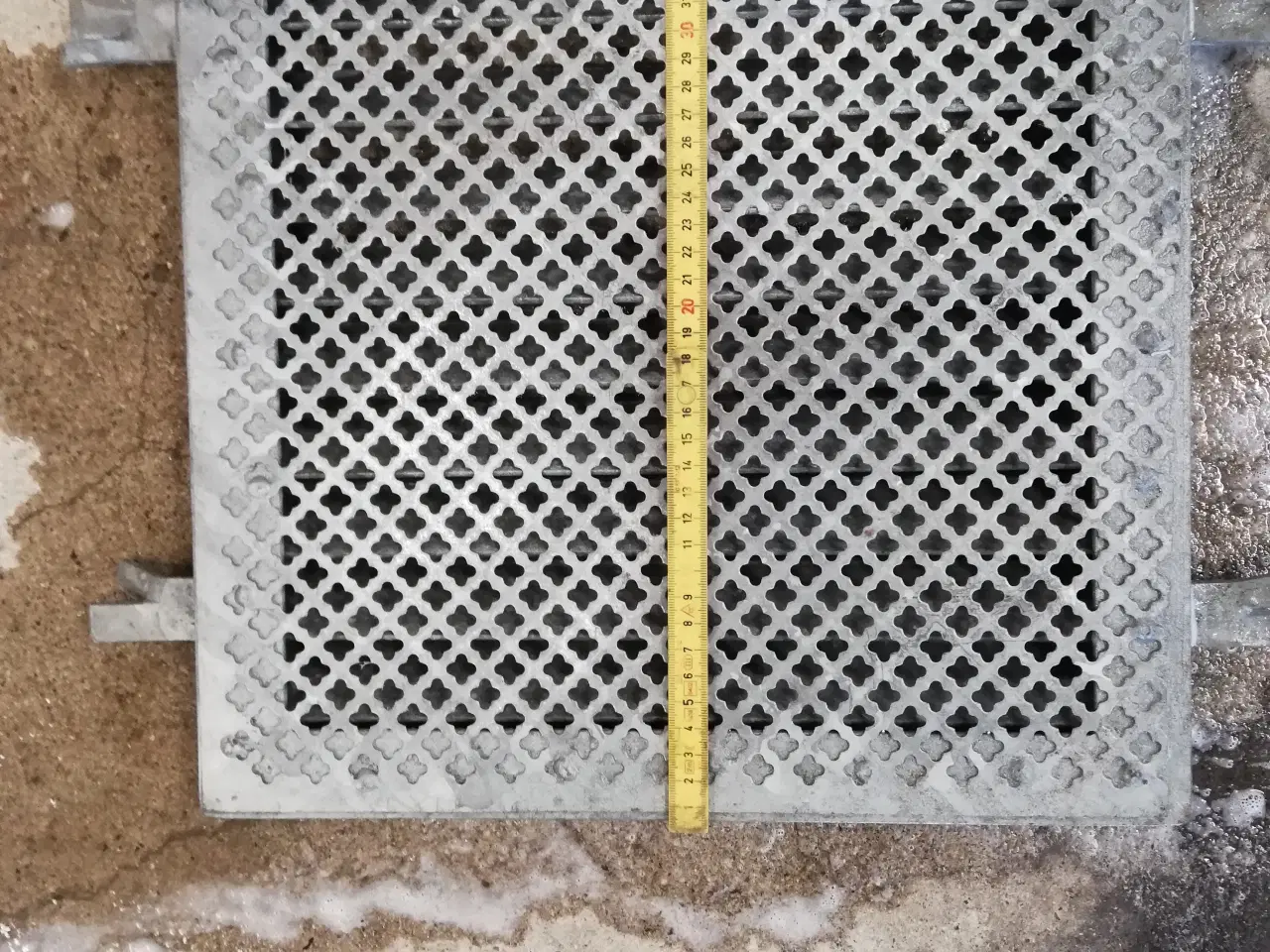 Billede 3 - Galvaniseret ventilationsrist
