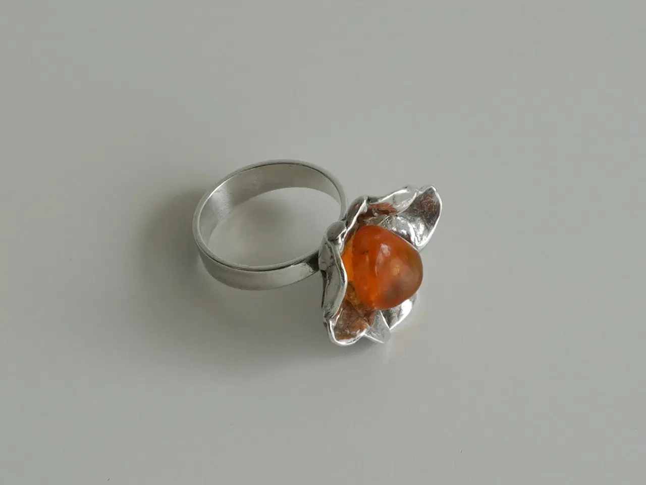 Billede 8 - Sølv ring med rav - str. 58