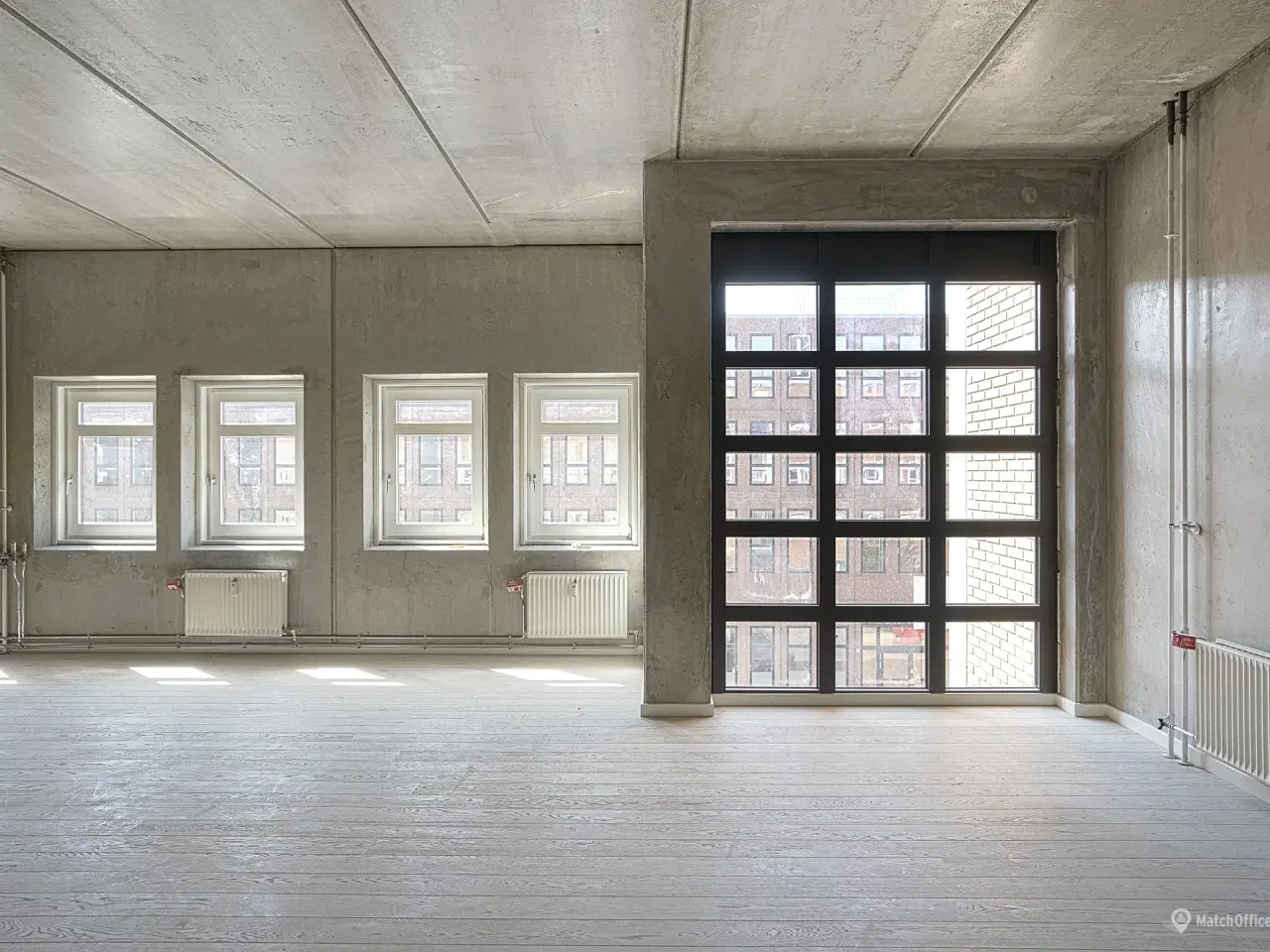 Billede 5 - Stort og åbent kontor