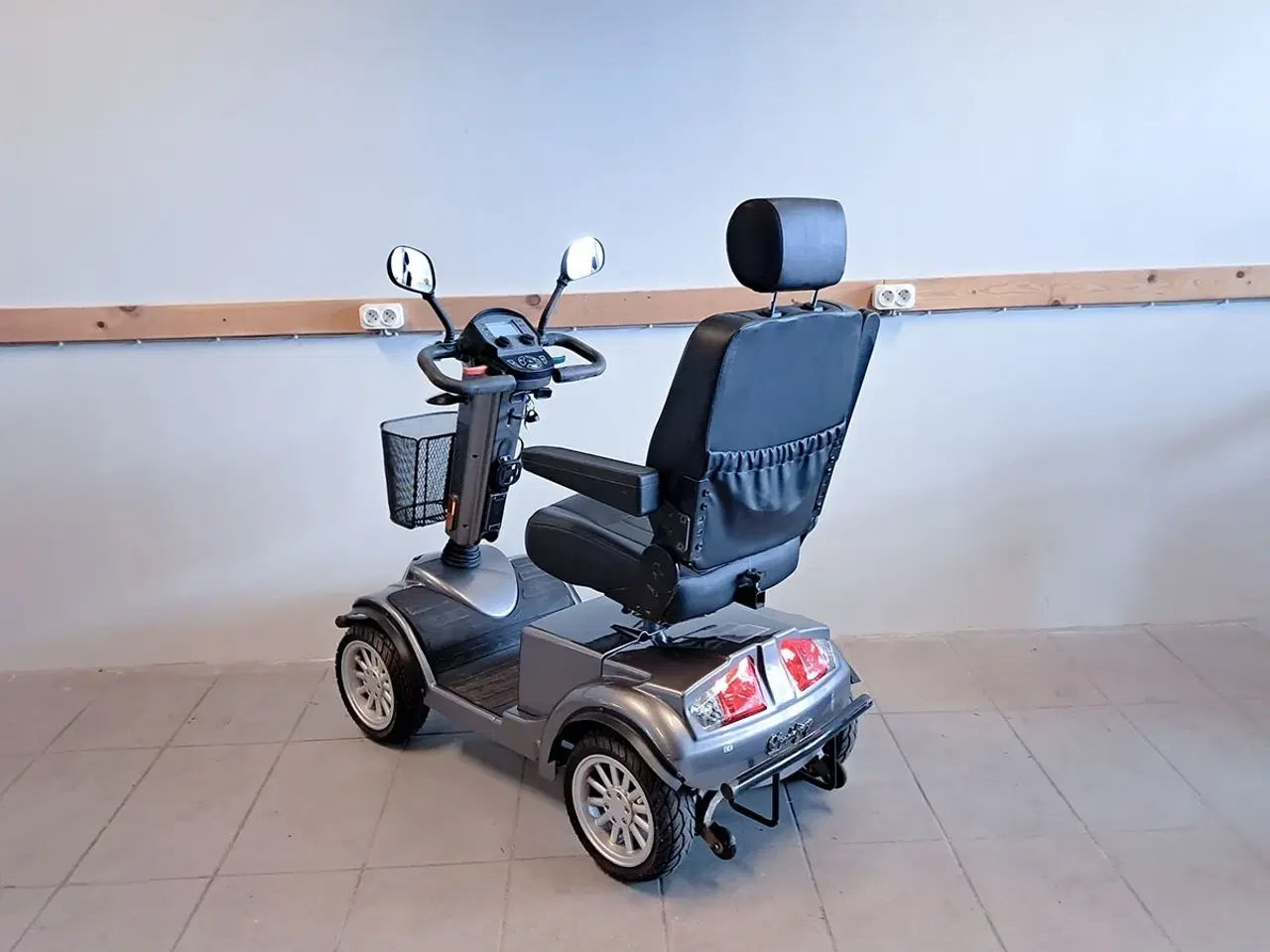 Billede 2 - LM-500 grå