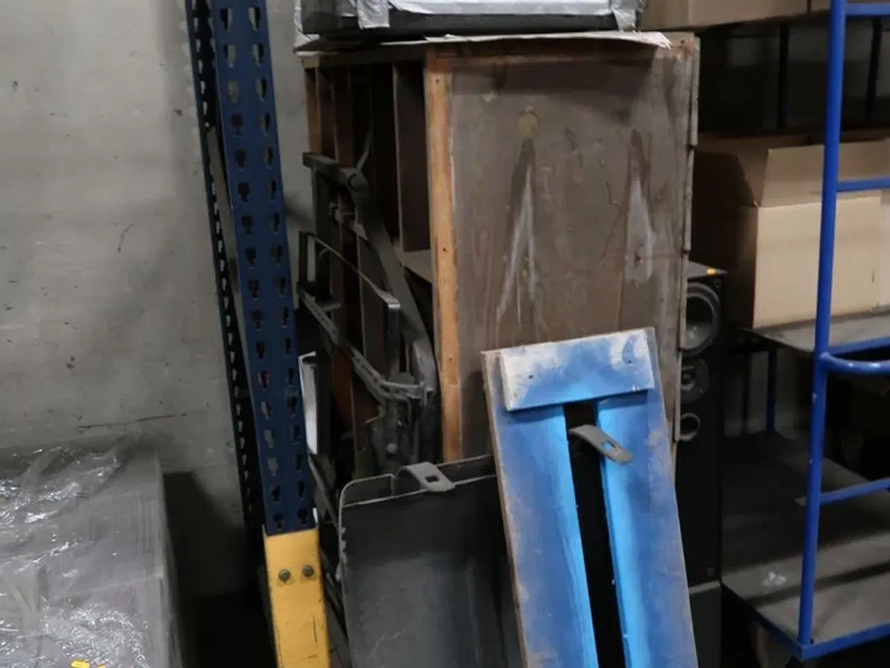 Billede 2 - Palle med højtalere, termokasser m.m.