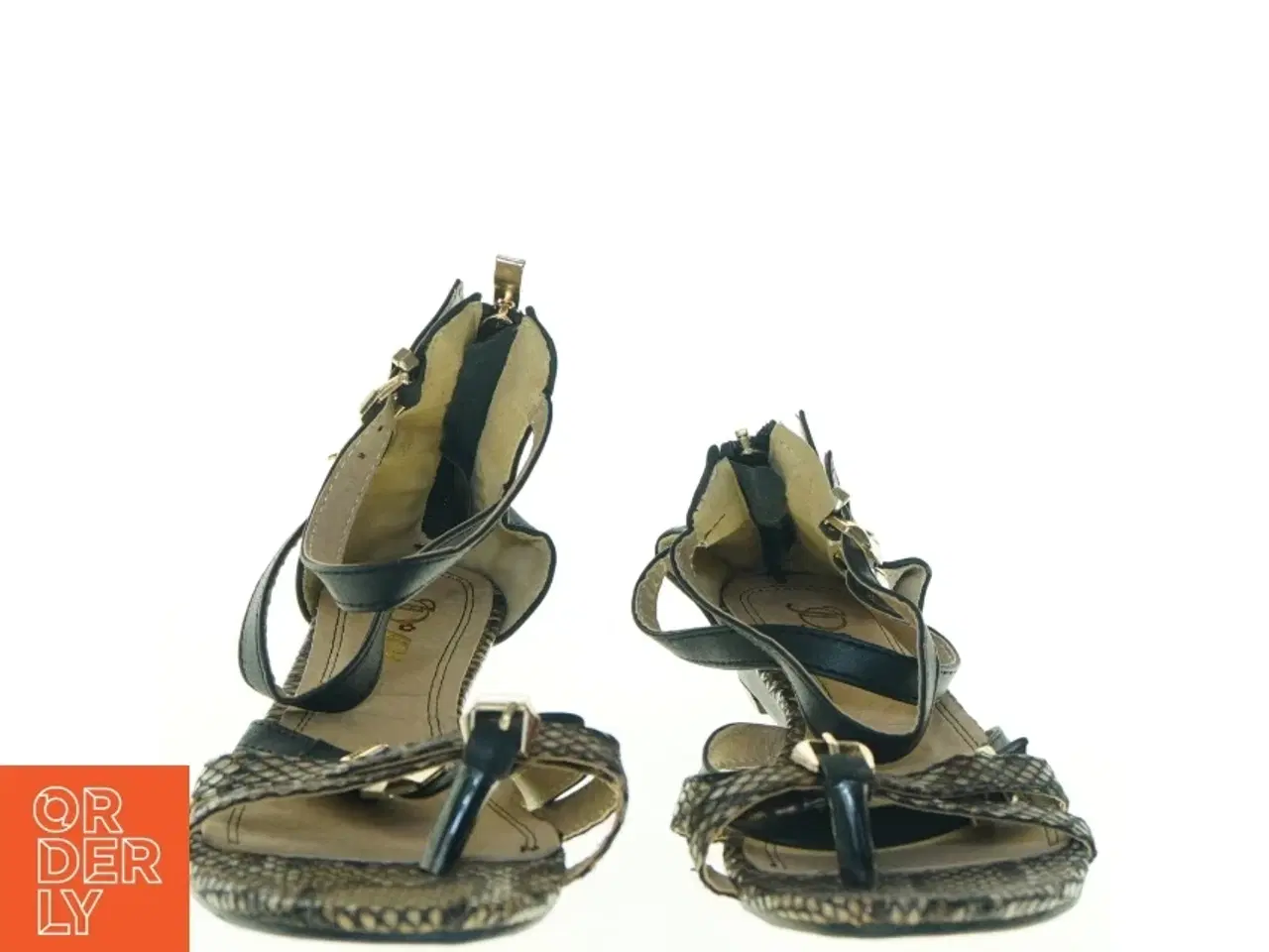 Billede 3 - Sorte sandaler med hæl og lynlås (str. 37)