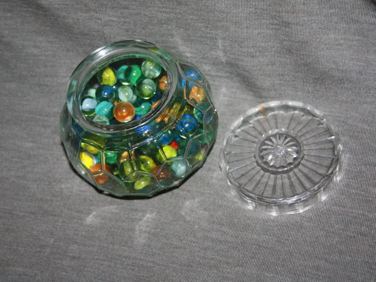 Billede 5 - Honningkrukke i ufarvet glas med plastlåg