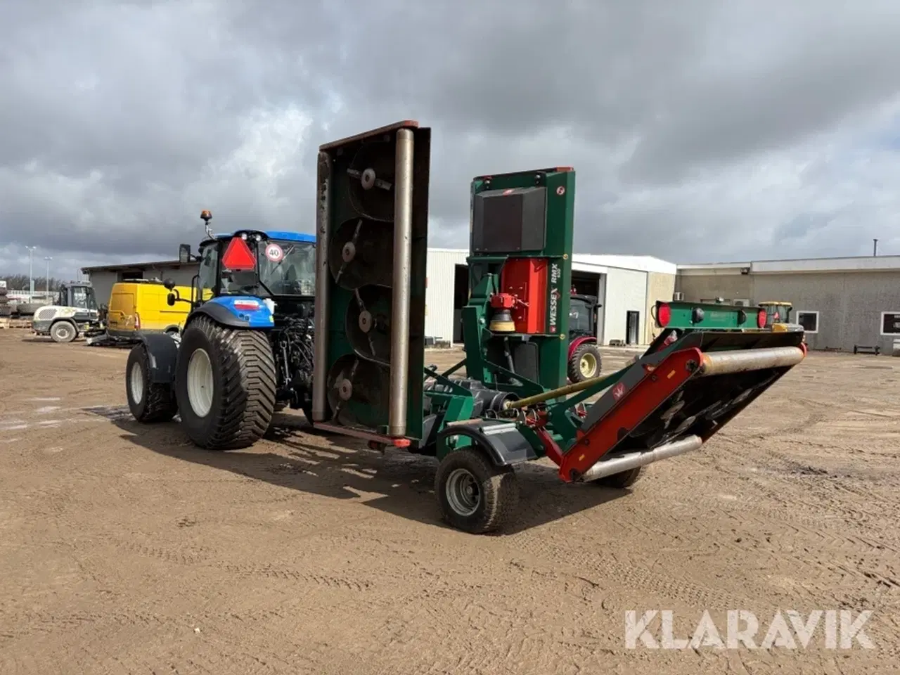 Billede 3 - Traktor New Holland T5.120 med græsklipper