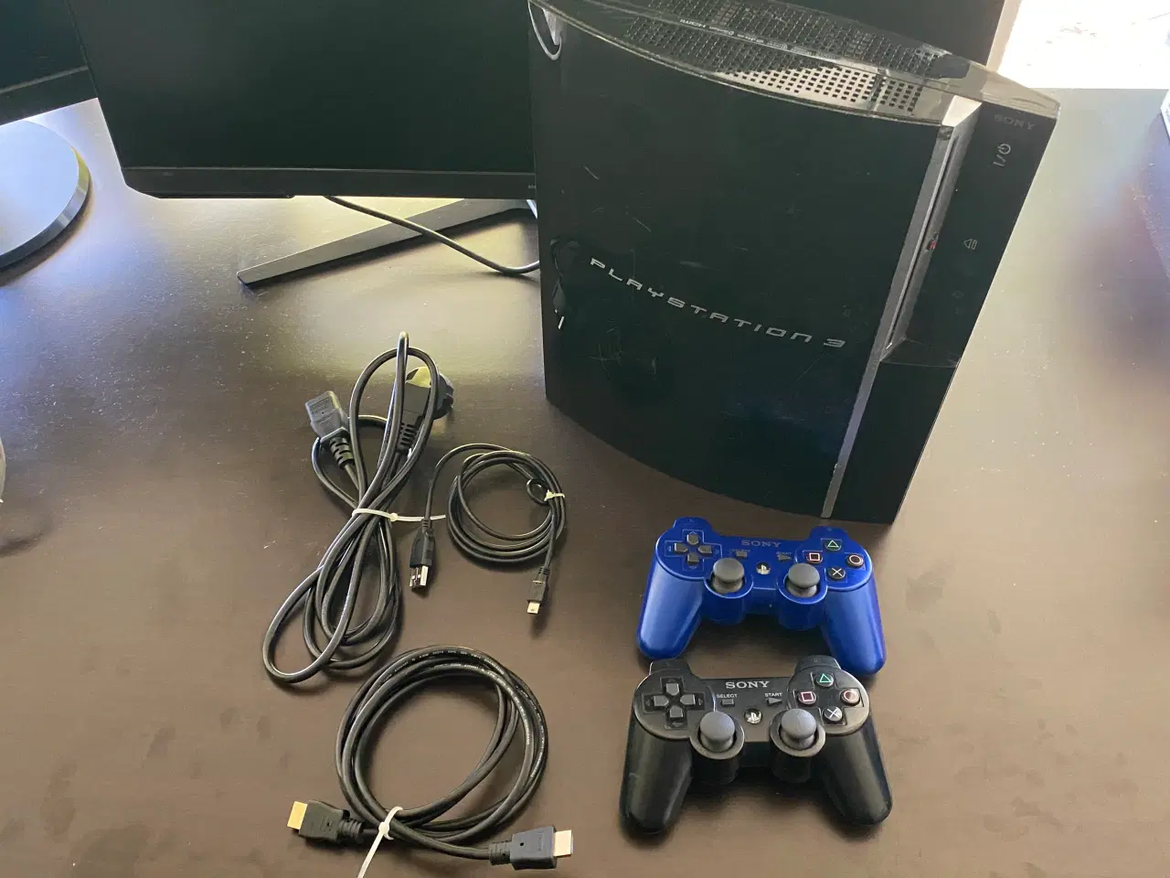 Billede 1 - PlayStation 3, Komplet sæt m. 2 controllere & spil