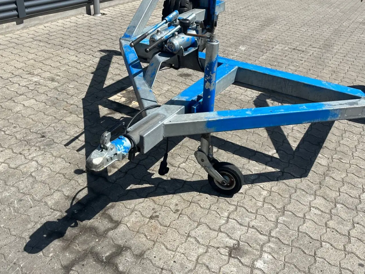 Billede 12 - - - - Kabel trailer med hydraulisk løft.