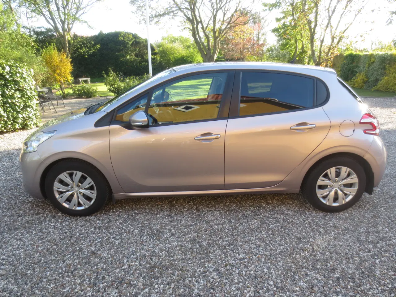 Billede 10 - Flot Peugeot 208 1.4 HDi År 12.