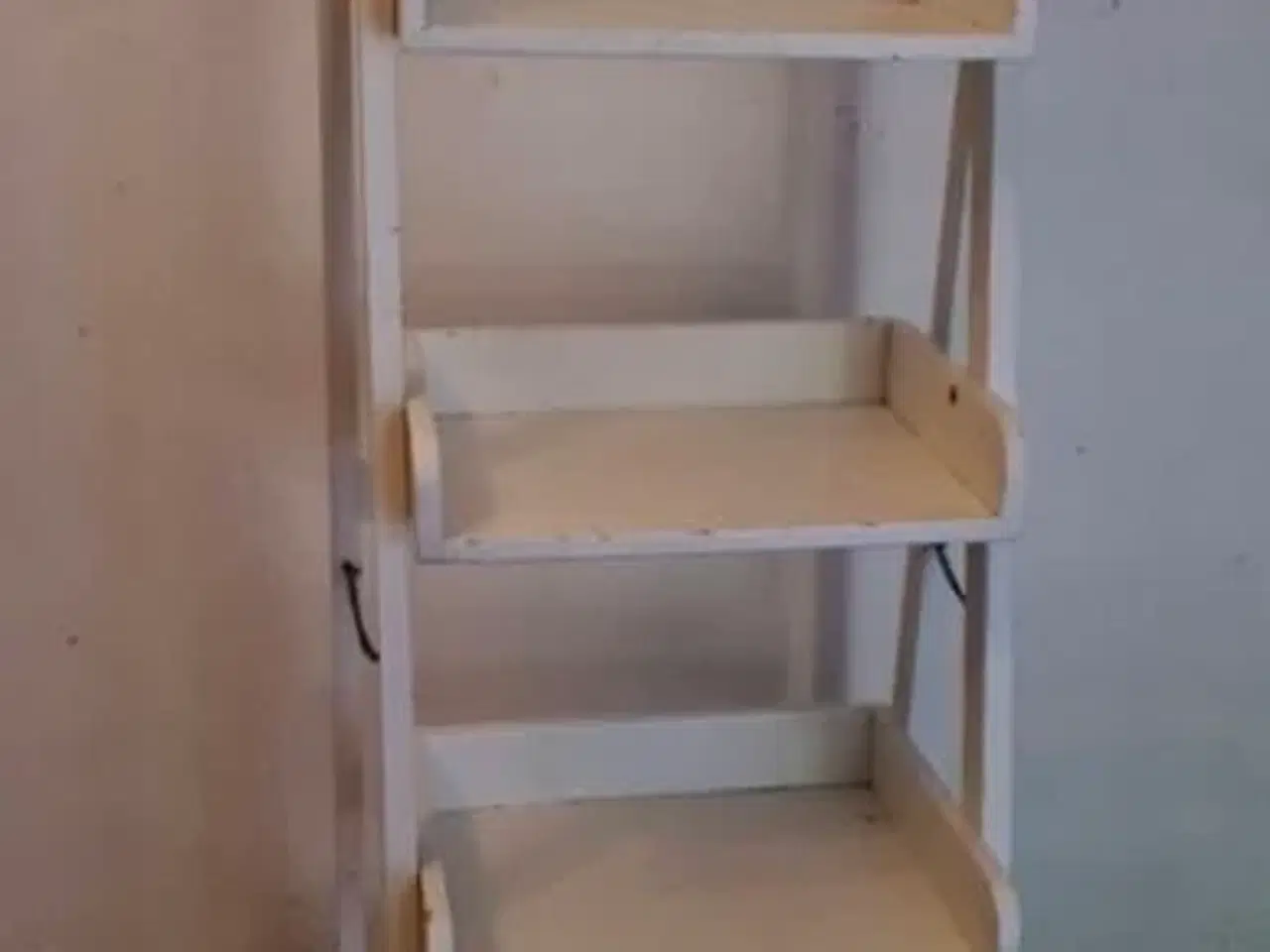 Billede 1 - Bakke reoler