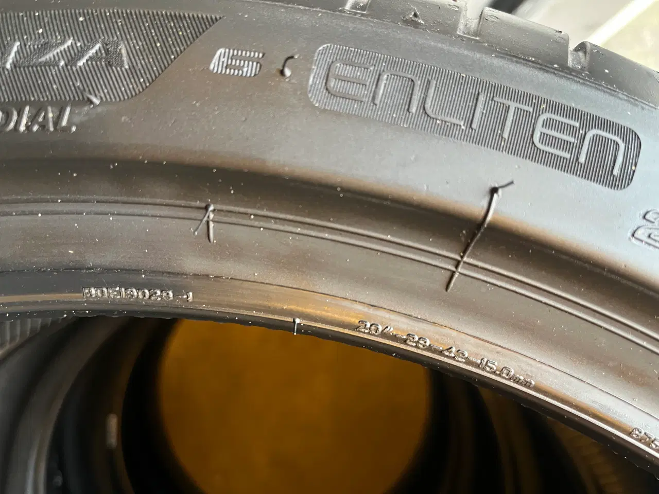 Billede 4 - Sommerdæk. 215-45-20. Bridgestone.