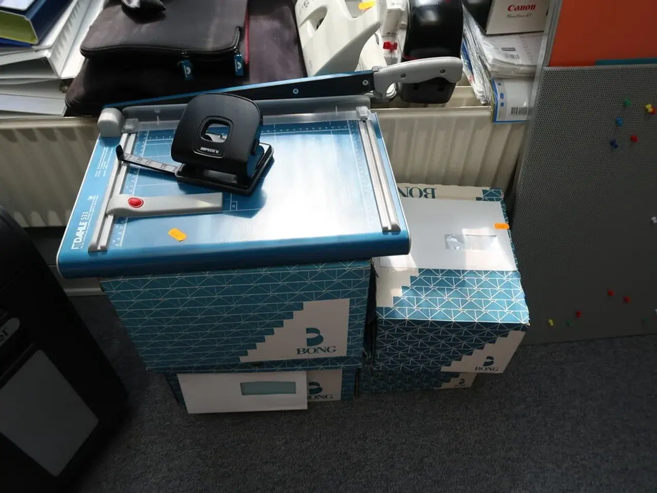 Billede 10 - Div. Elektronik, makulator REXEL RSS2232, hæftemaskine RAPID 5080Electronic m.m.