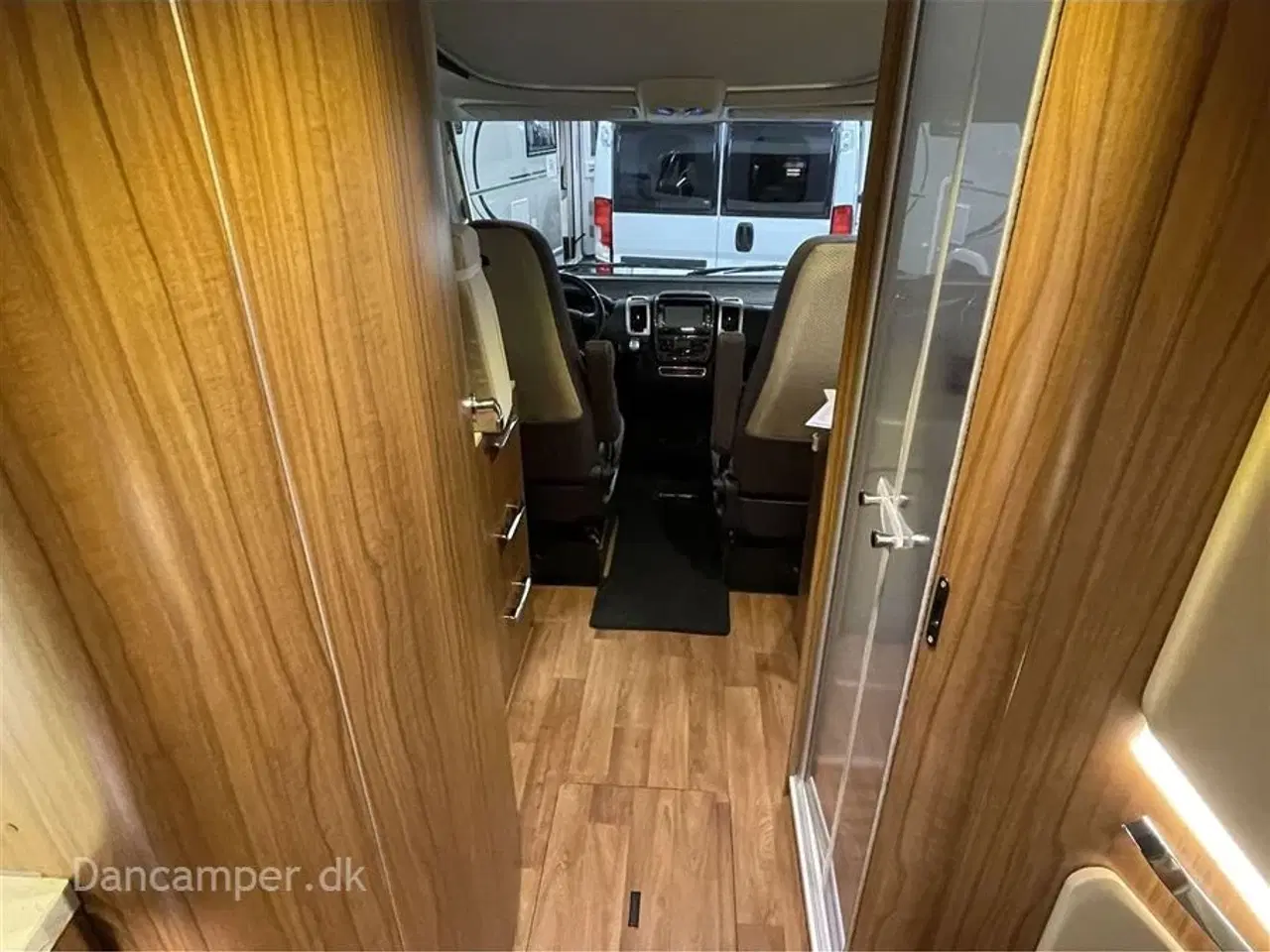 Billede 19 - 2018 - Hymer B 534 Hymermobil   MESSEPRIS kr. 824.900,- SPAR kr. 25.000,- Unik Hymermobil med stor siddegruppe i bag og masser af udstyr. 3500 kg og køres på lille kørekort