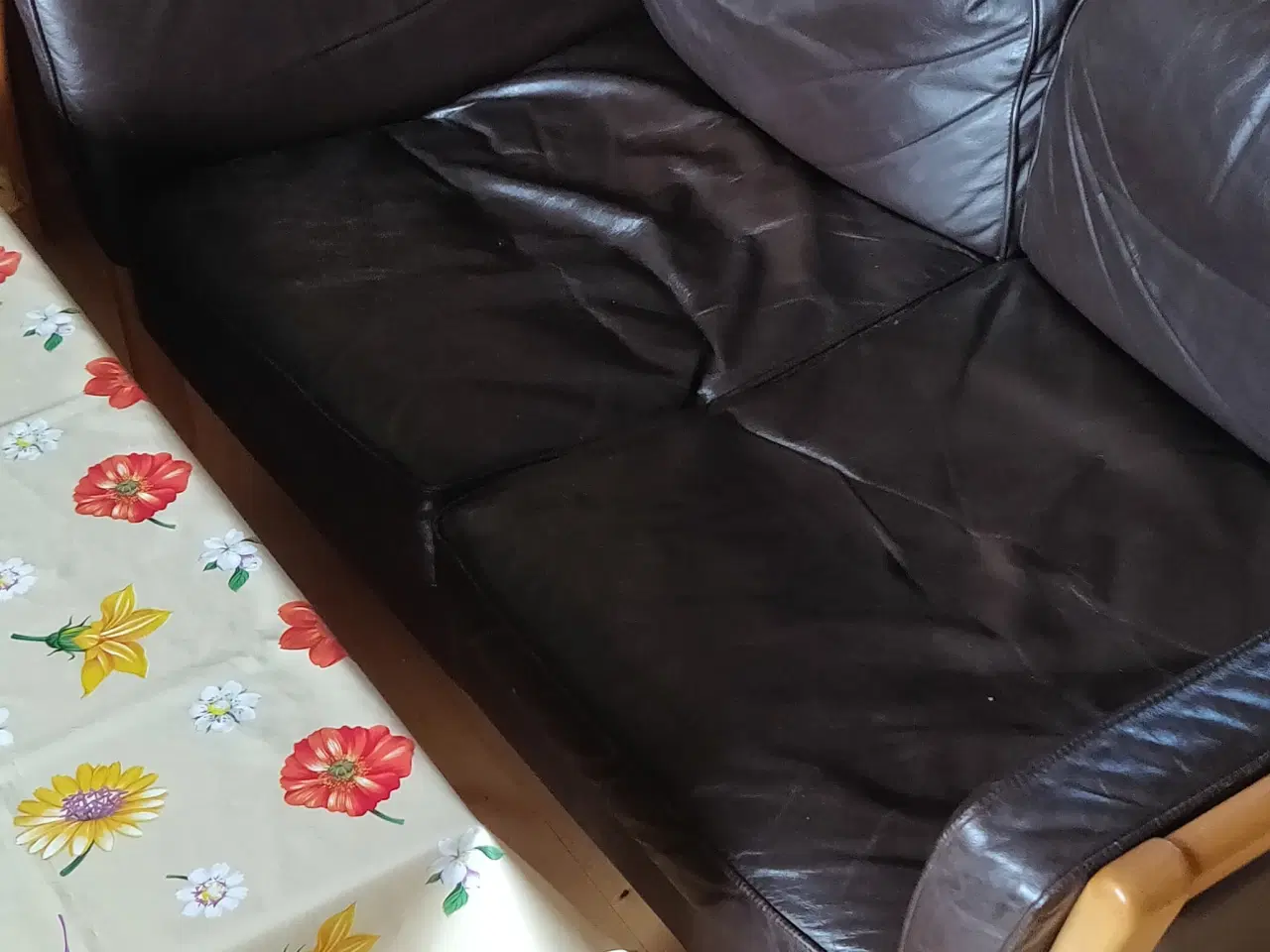 Billede 2 - gratis 2 pers Sofa læder